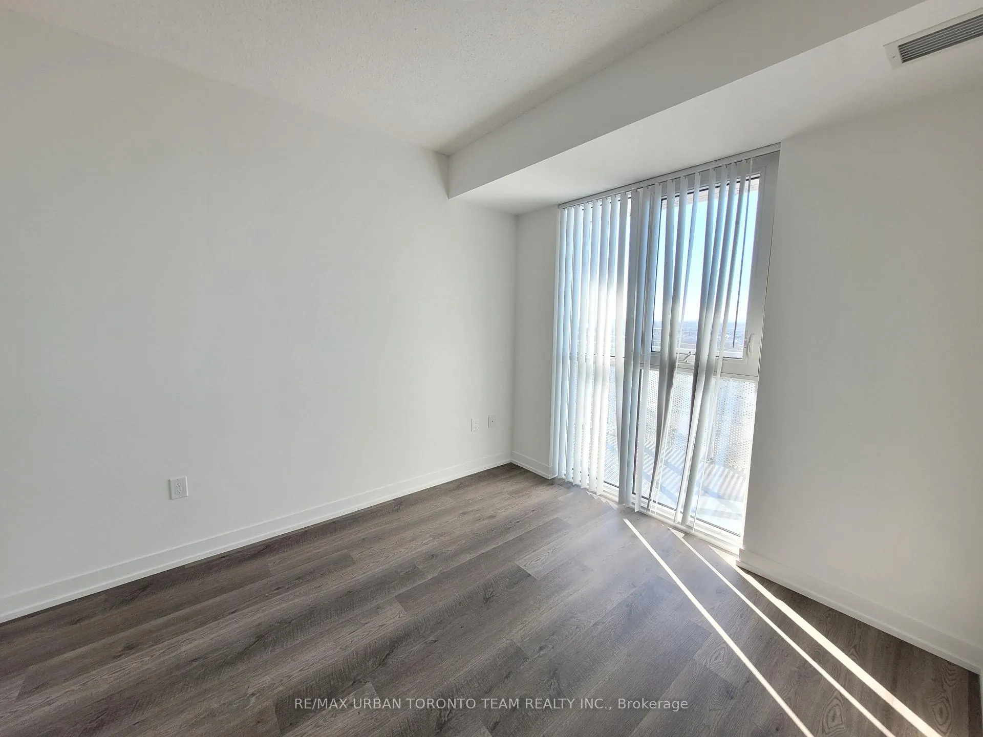 Photo 4 of Unit 1707, 195 Commerce Street, Vaughan, Vaughan Corporate Centre — HOMEH