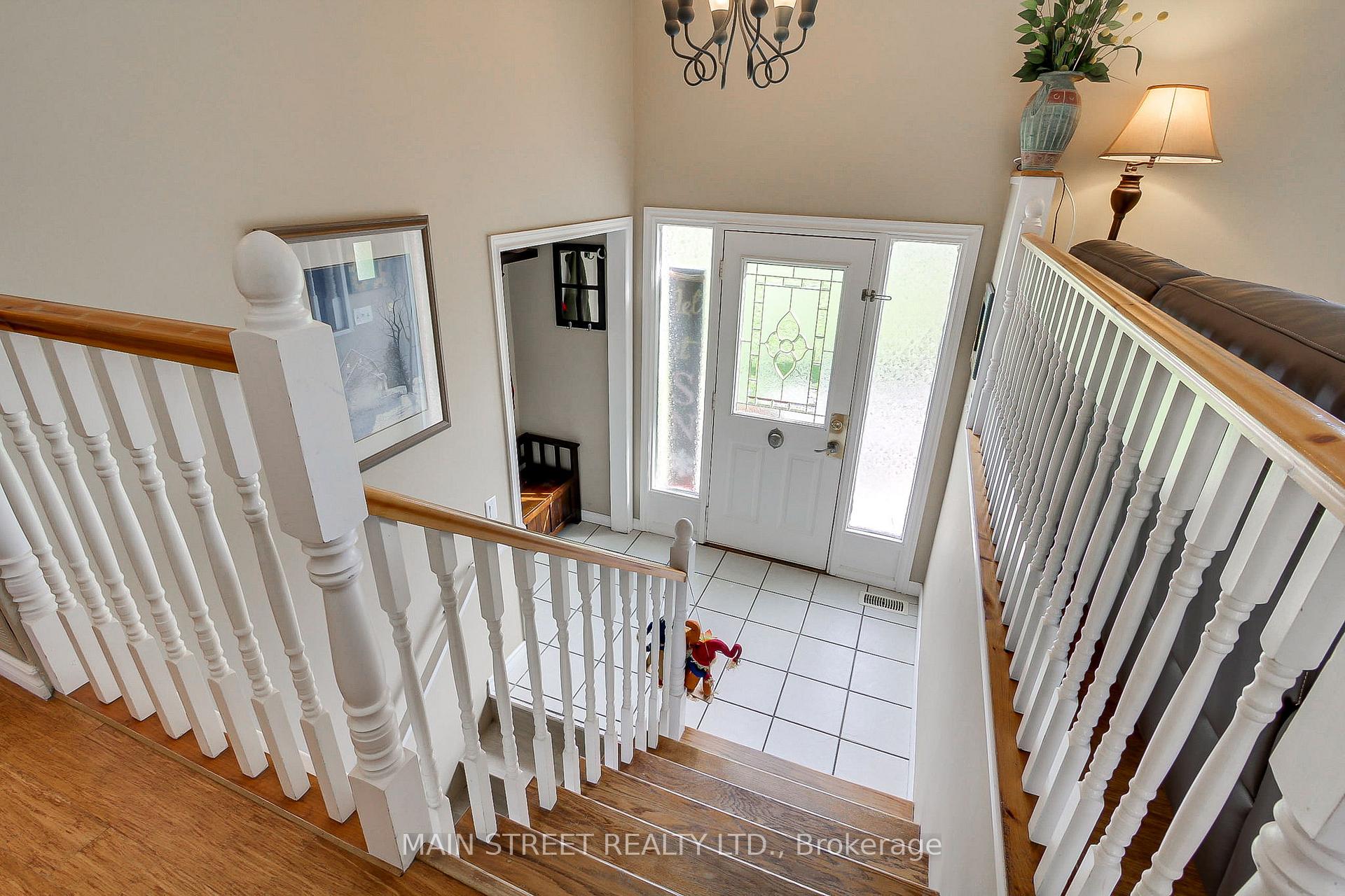 Photo 5 of 32 Beaverdale Crescent, Georgina, Pefferlaw — HOMEH