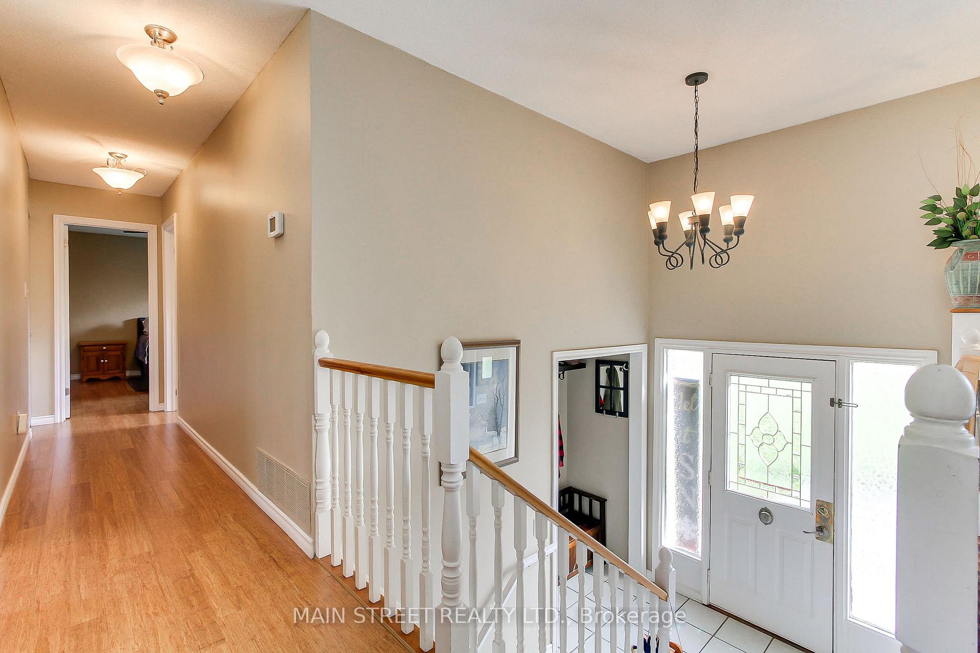 Photo 6 of 32 Beaverdale Crescent, Georgina, Pefferlaw — HOMEH