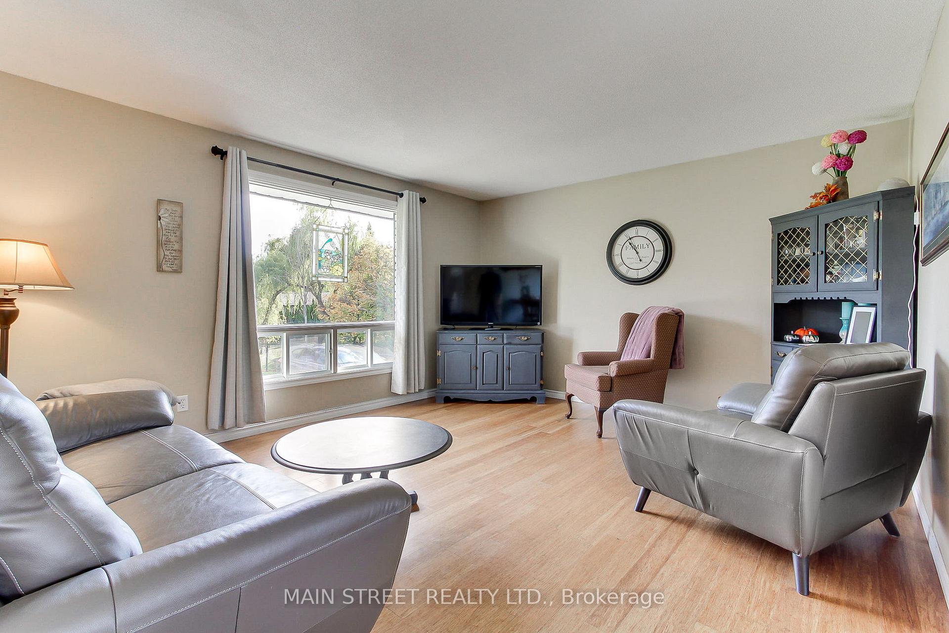 Photo 8 of 32 Beaverdale Crescent, Georgina, Pefferlaw — HOMEH