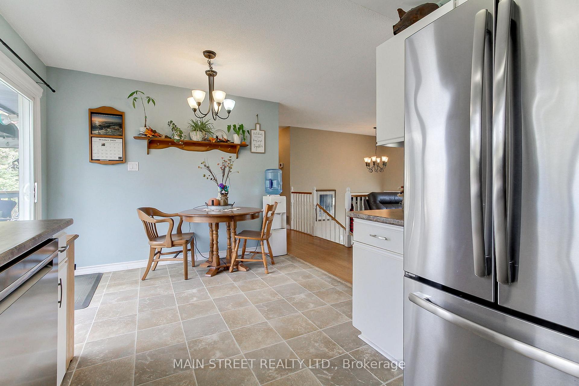 Photo 13 of 32 Beaverdale Crescent, Georgina, Pefferlaw — HOMEH