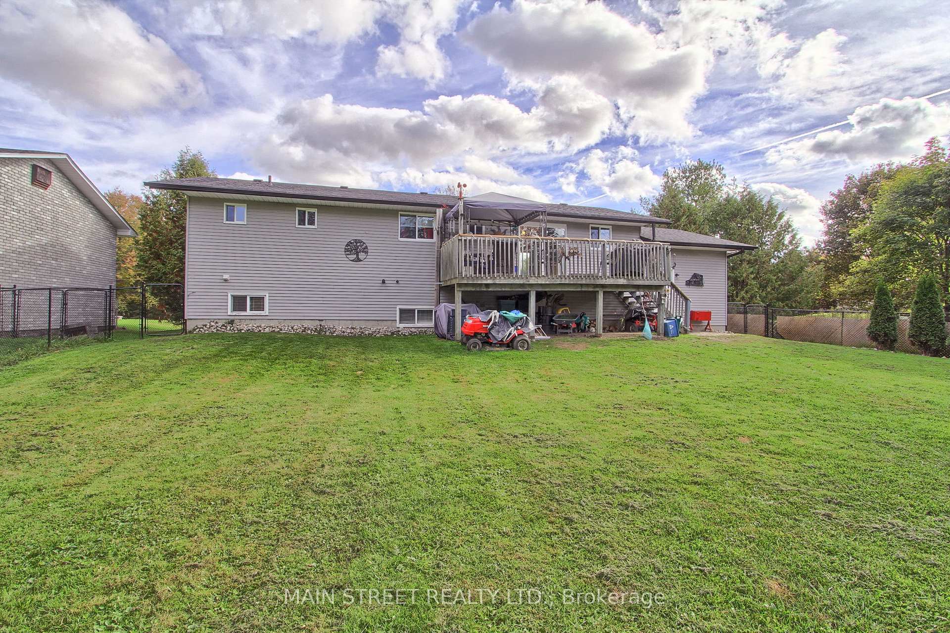 Photo 33 of 32 Beaverdale Crescent, Georgina, Pefferlaw — HOMEH