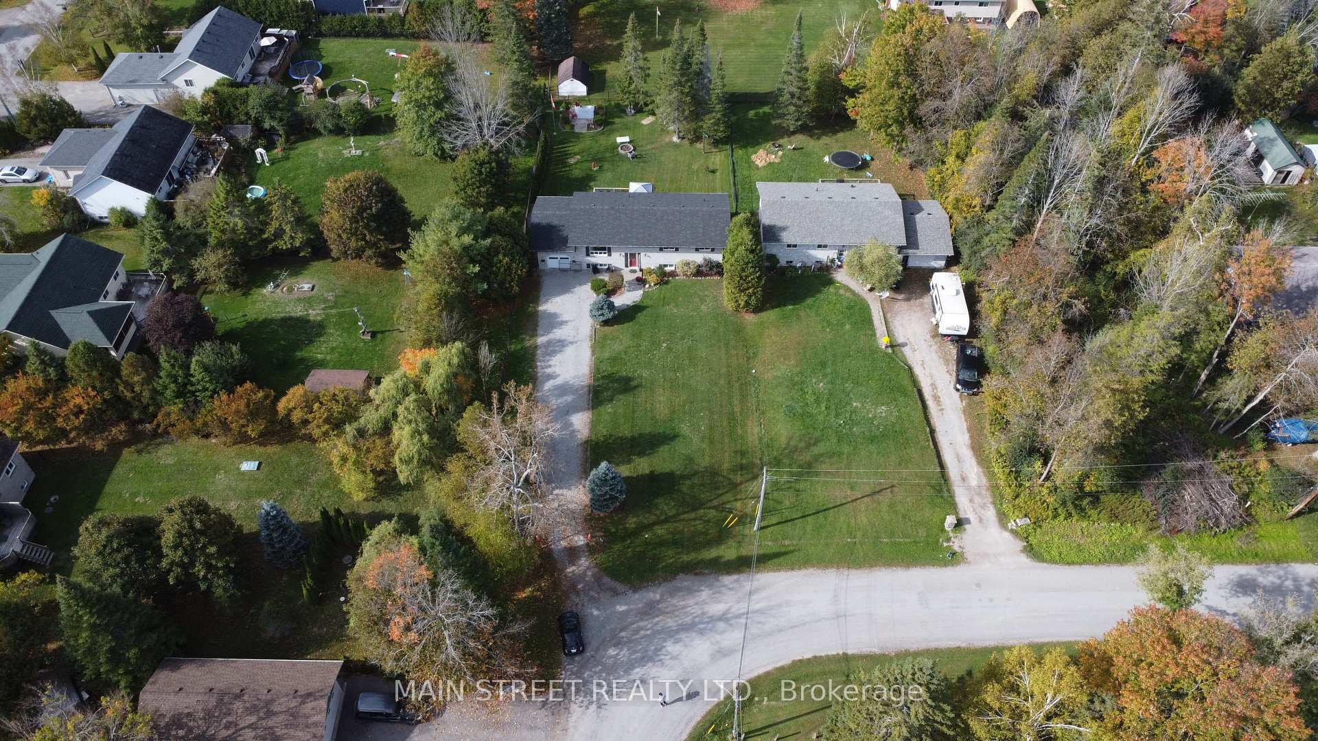 Photo 38 of 32 Beaverdale Crescent, Georgina, Pefferlaw — HOMEH