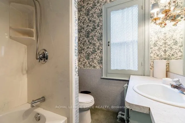 Photo 31 of 142 Aberdeen Avenue, Hamilton, Durand — HOMEH