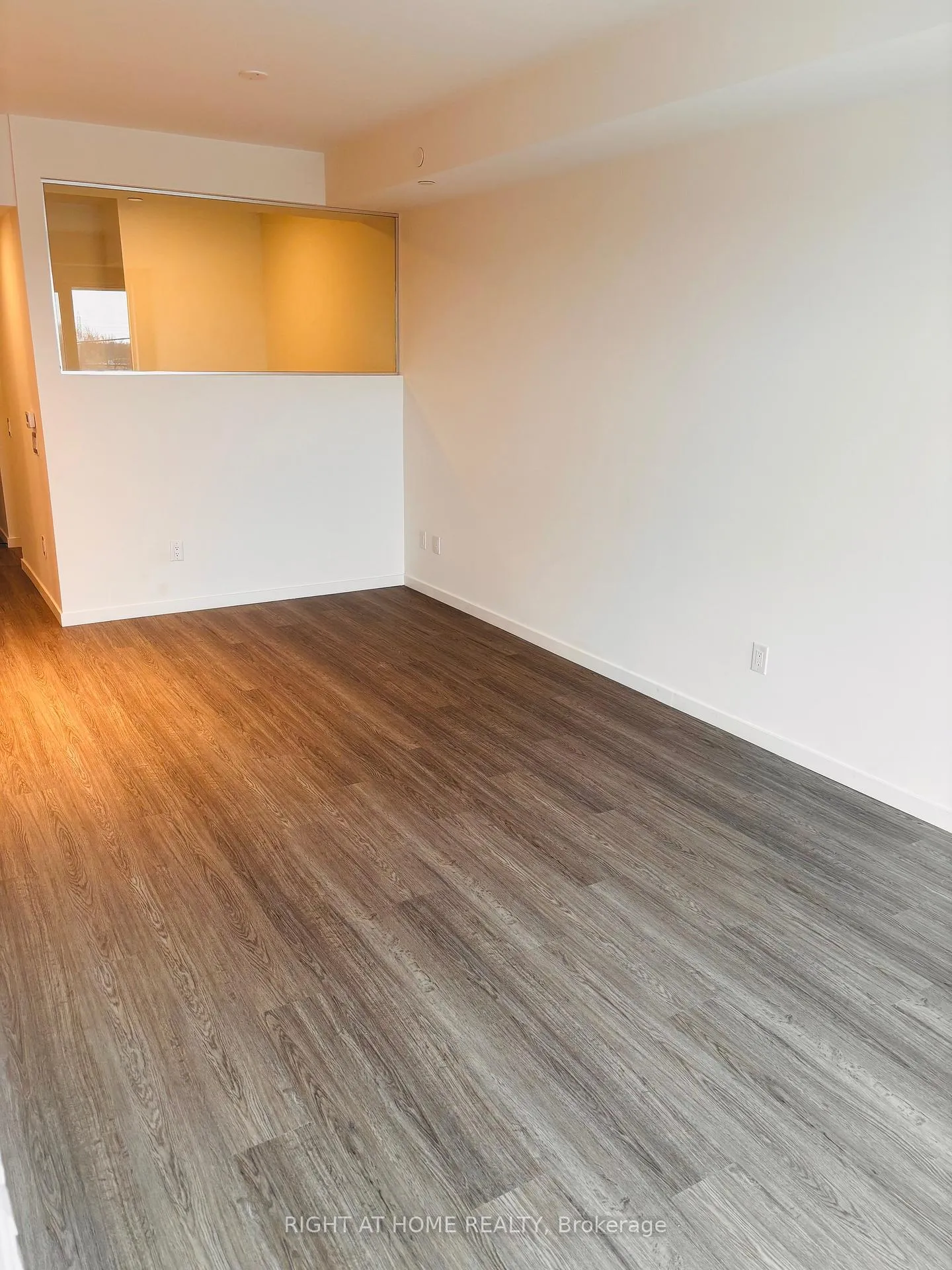 Photo 5 of Unit 512, 689 The Queensway, Etobicoke, Stonegate-Queensway — HOMEH