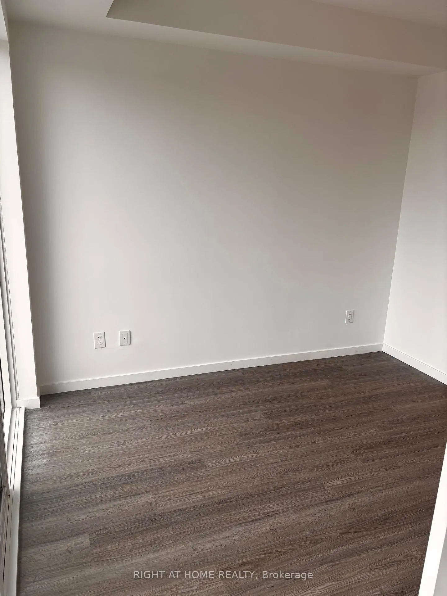 Photo 7 of Unit 512, 689 The Queensway, Etobicoke, Stonegate-Queensway — HOMEH