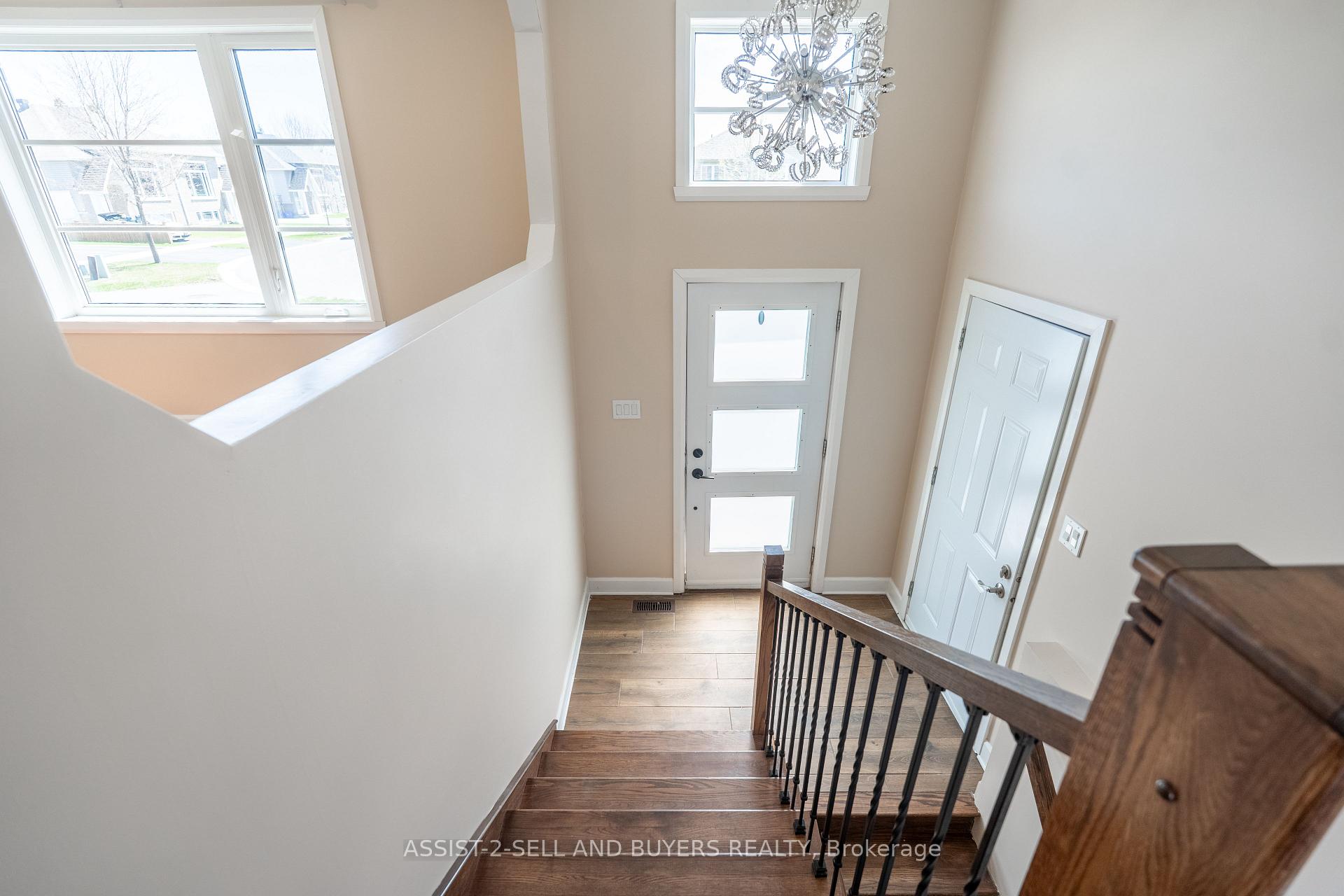 Photo 5 of 102 Forestdale Crescent, Cornwall — HOMEH