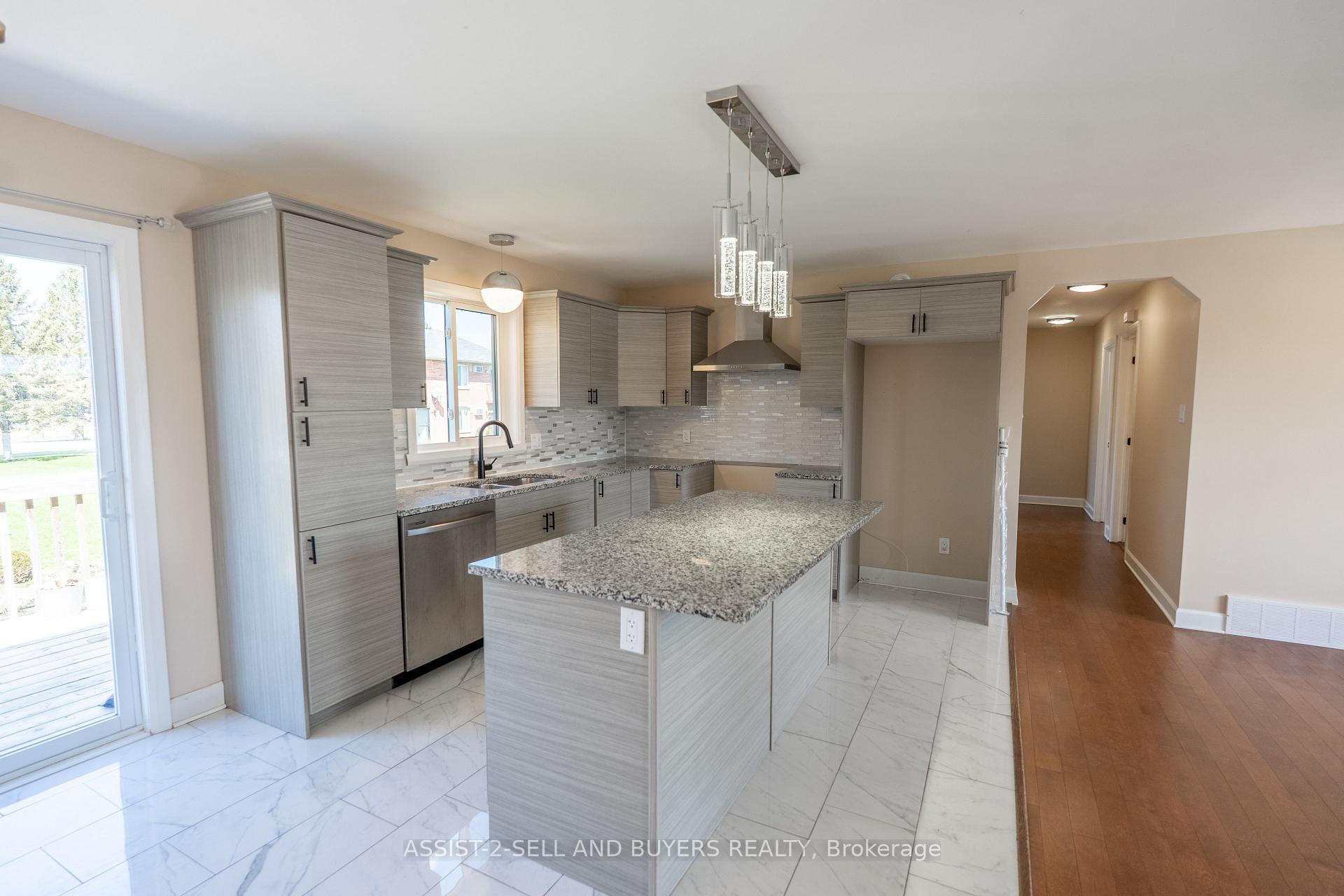 Photo 7 of 102 Forestdale Crescent, Cornwall — HOMEH
