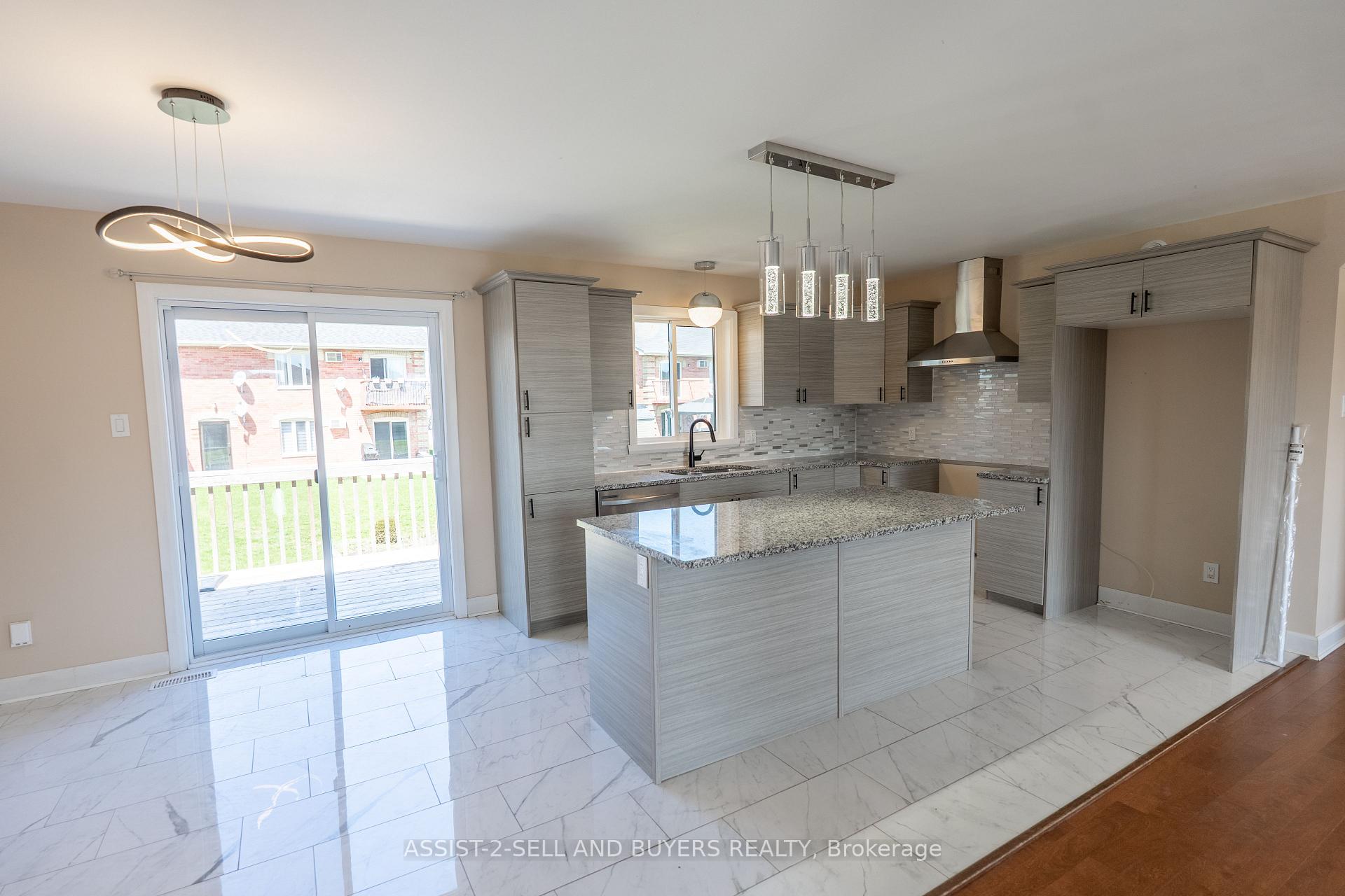 Photo 8 of 102 Forestdale Crescent, Cornwall — HOMEH
