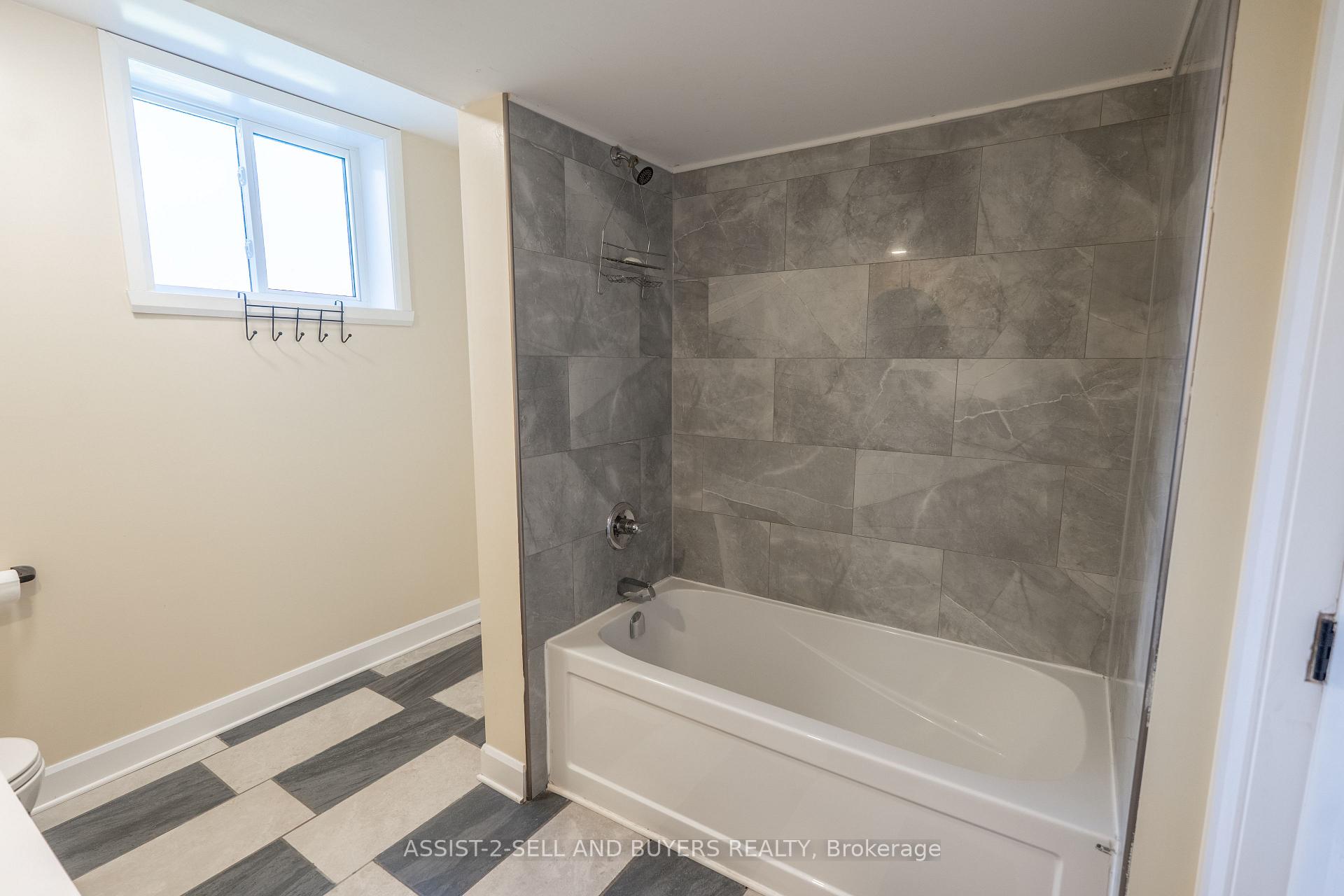 Photo 24 of 102 Forestdale Crescent, Cornwall — HOMEH