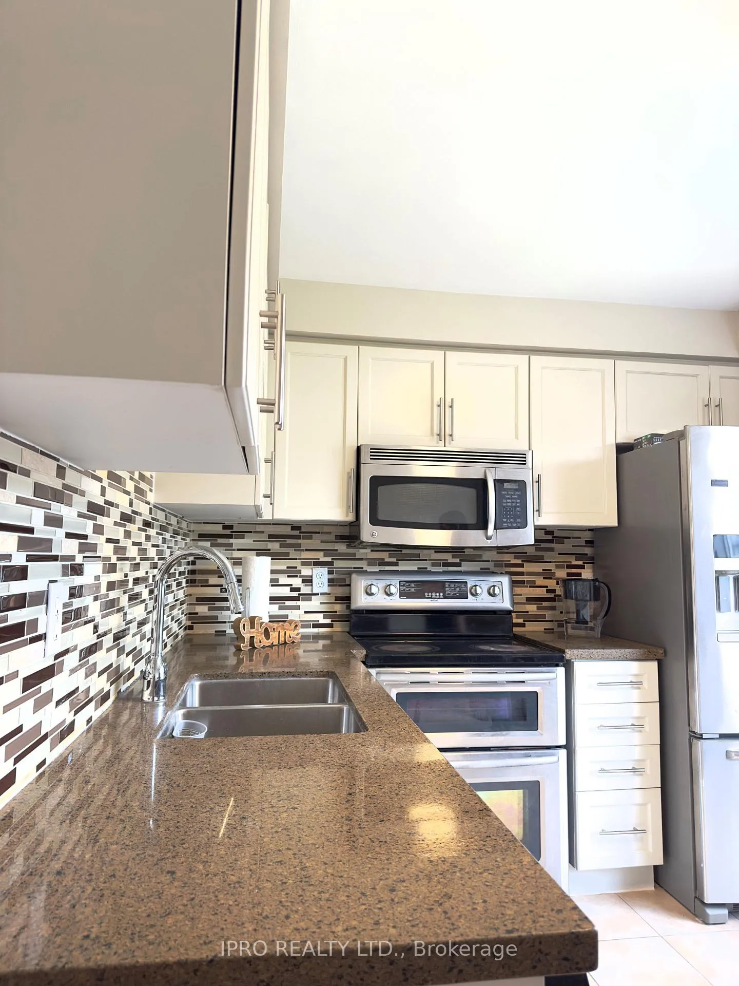 Photo 5 of 22 McGonigal Lane, Ajax, Central West — HOMEH