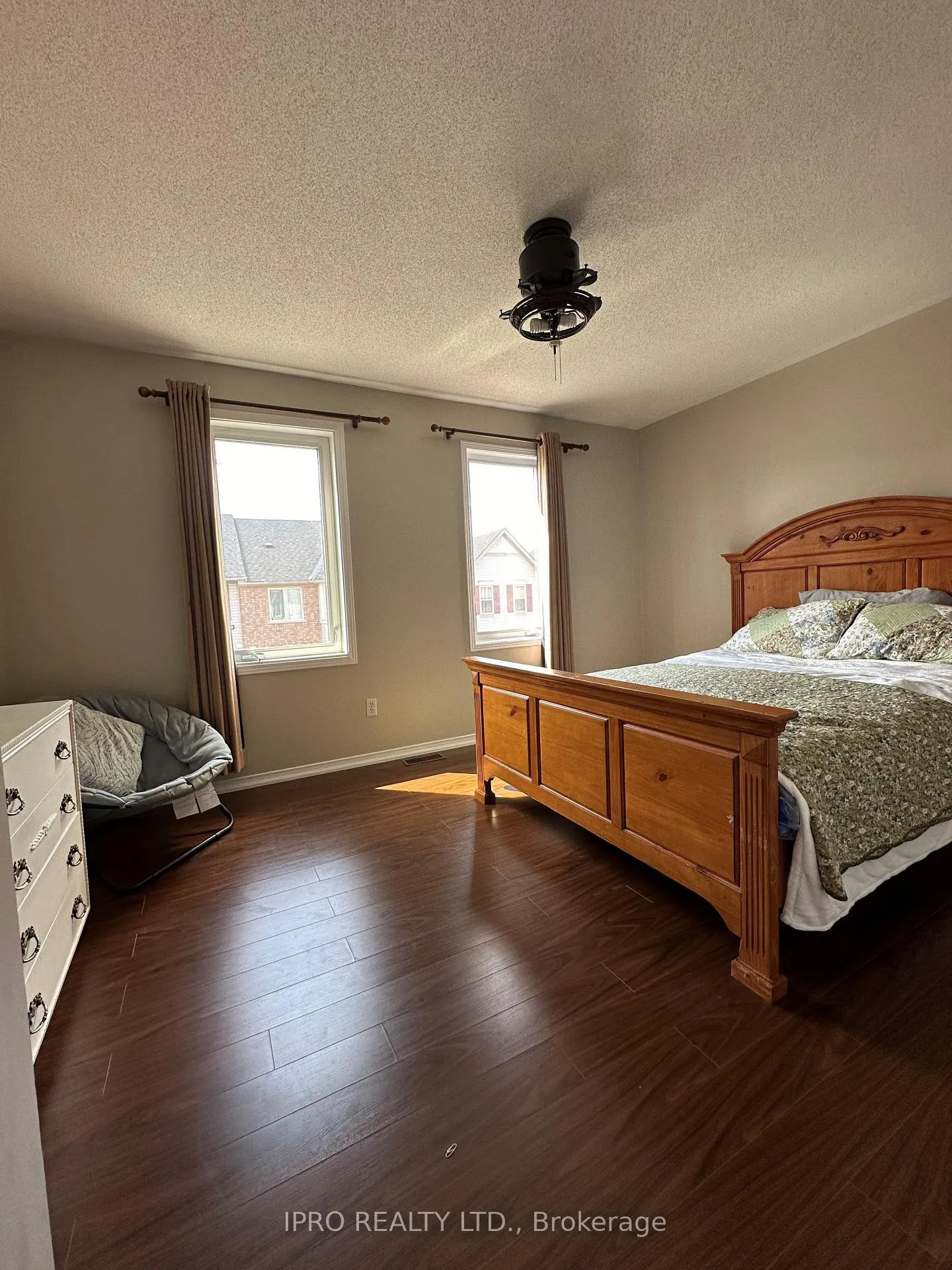 Photo 14 of 22 McGonigal Lane, Ajax, Central West — HOMEH
