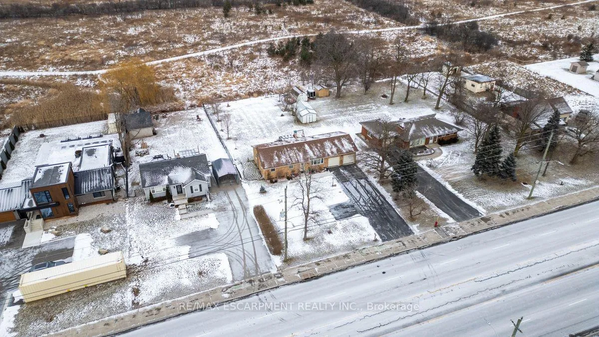 Photo 11 of 1899 Rymal Road E, Hamilton, Stoney Creek Mountain — HOMEH