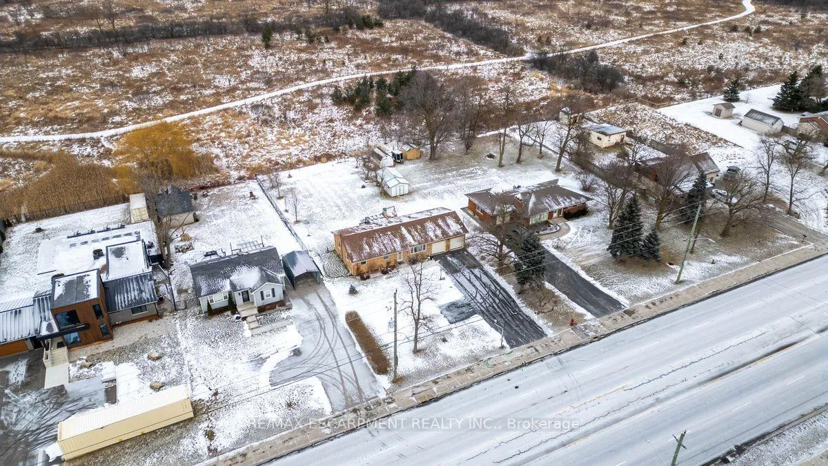 Photo 13 of 1899 Rymal Road E, Hamilton, Stoney Creek Mountain — HOMEH