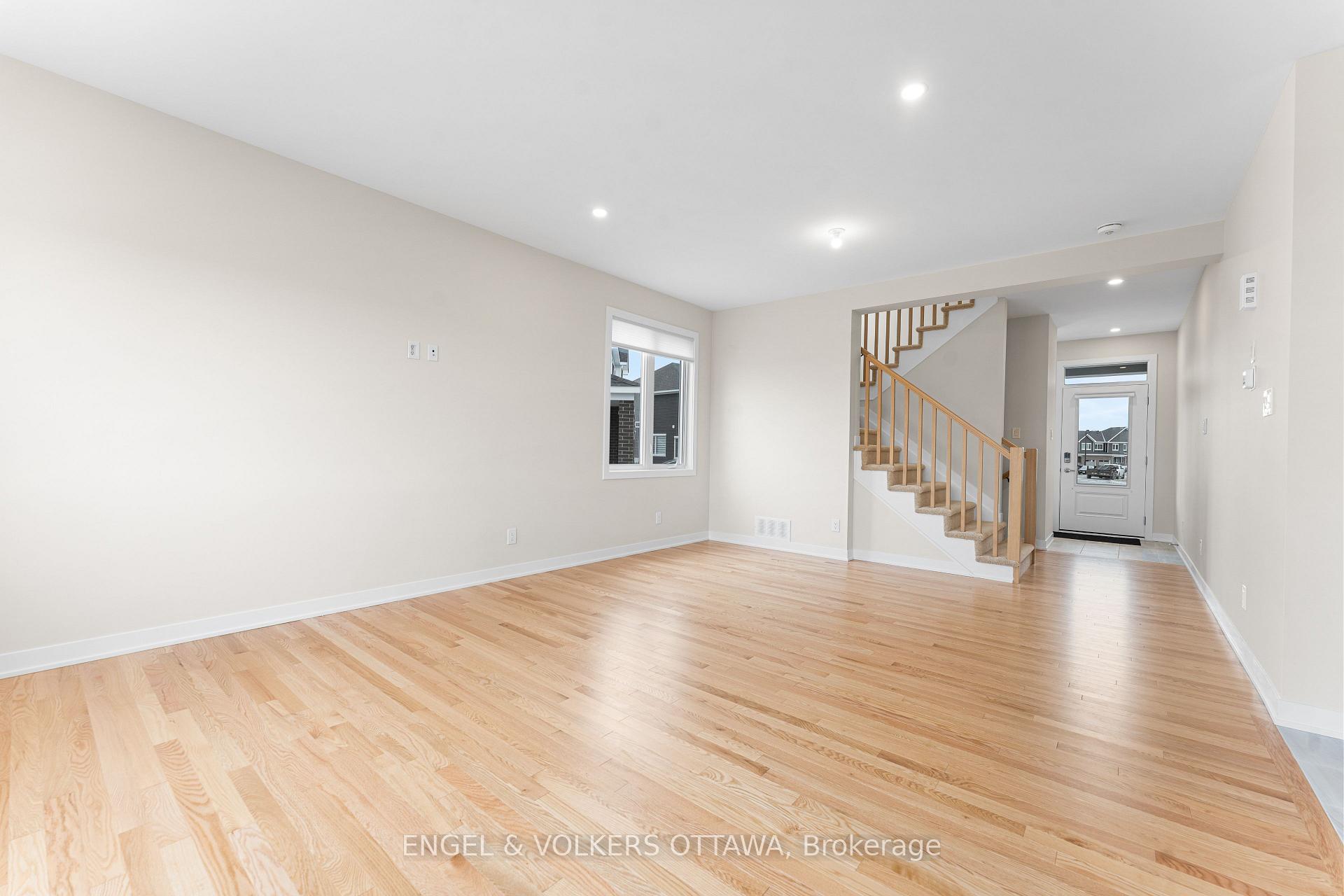 Photo 9 of 172 Beebalm Crescent, Ottawa, Barrhaven - Half Moon Bay — HOMEH