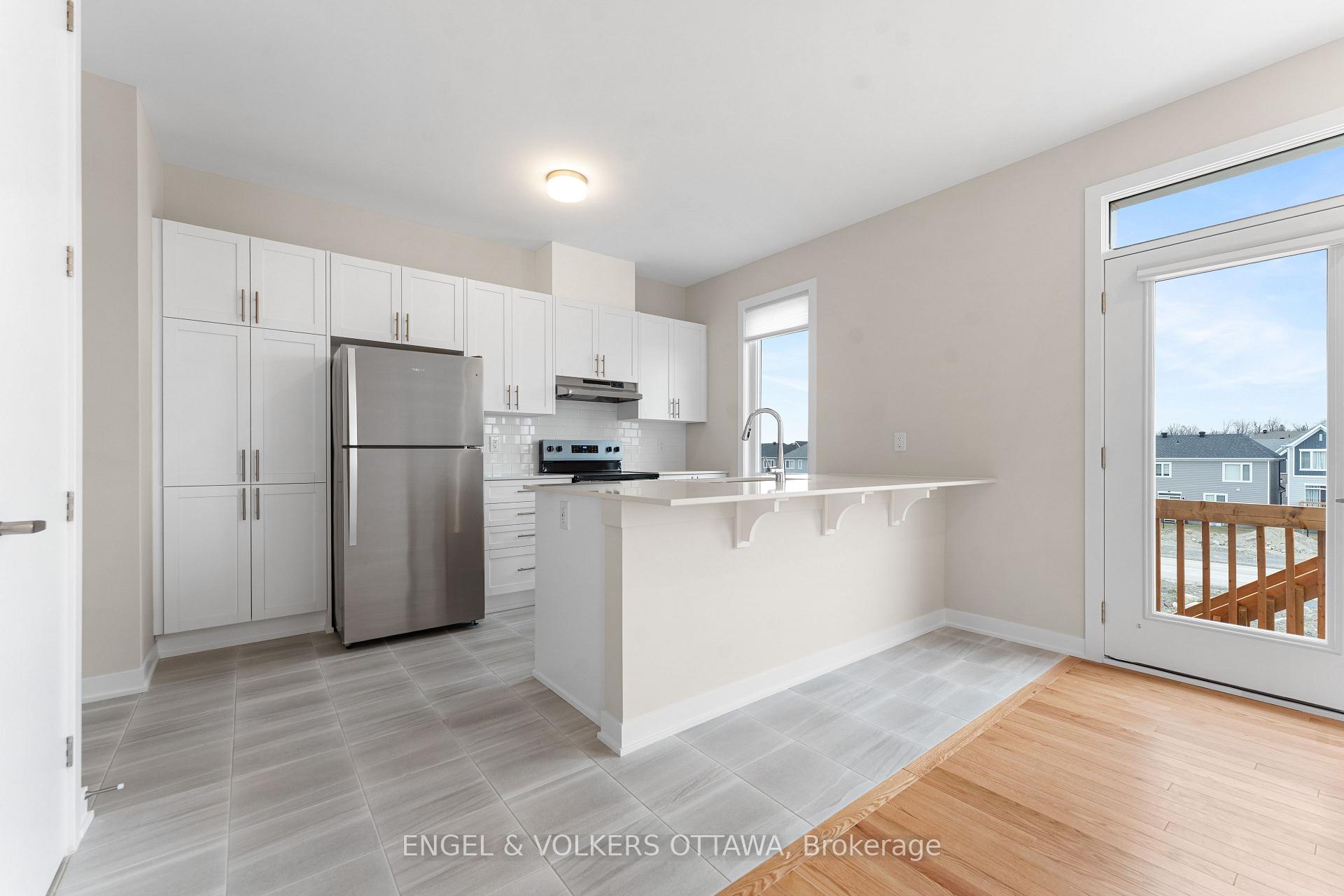 Photo 12 of 172 Beebalm Crescent, Ottawa, Barrhaven - Half Moon Bay — HOMEH