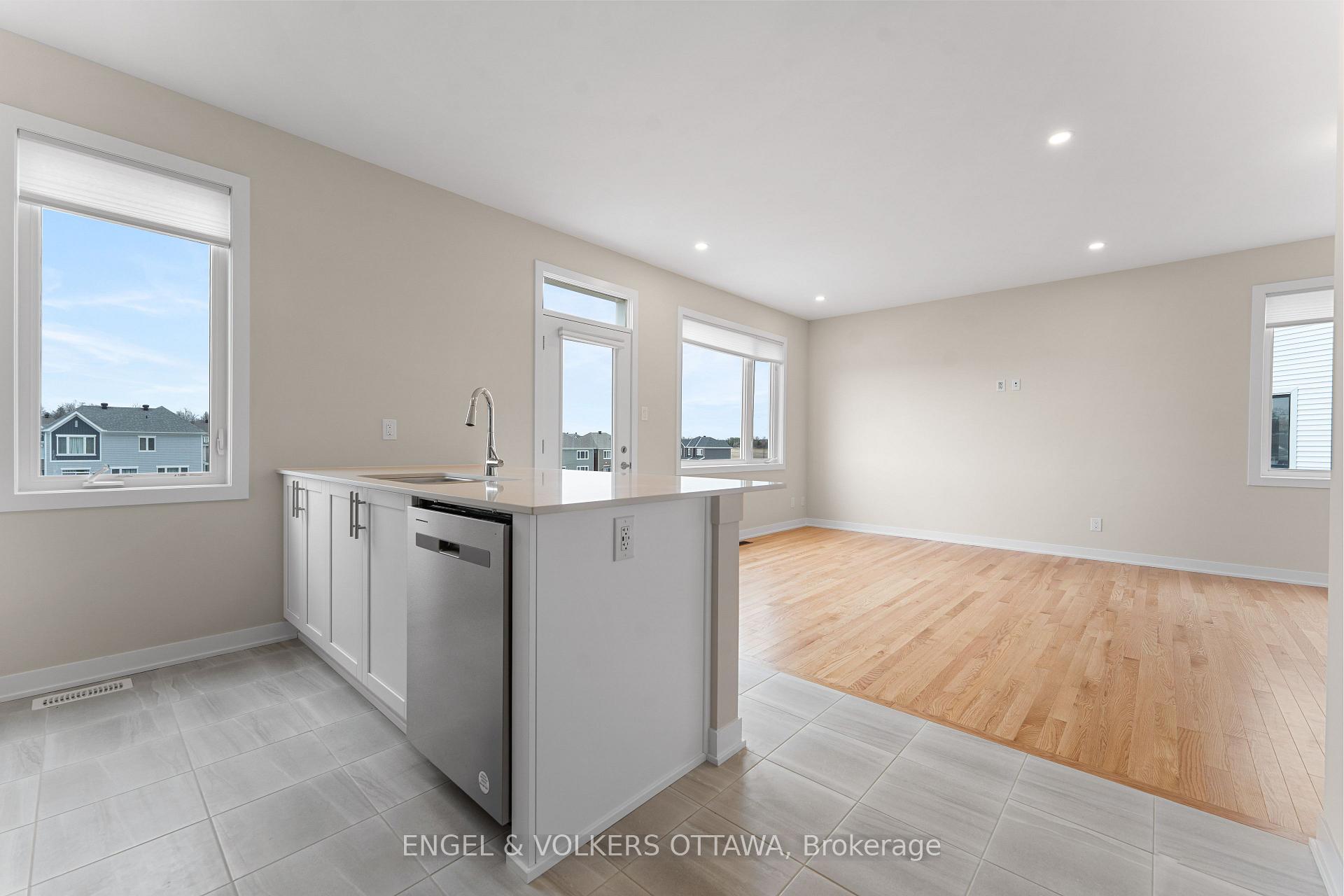 Photo 16 of 172 Beebalm Crescent, Ottawa, Barrhaven - Half Moon Bay — HOMEH