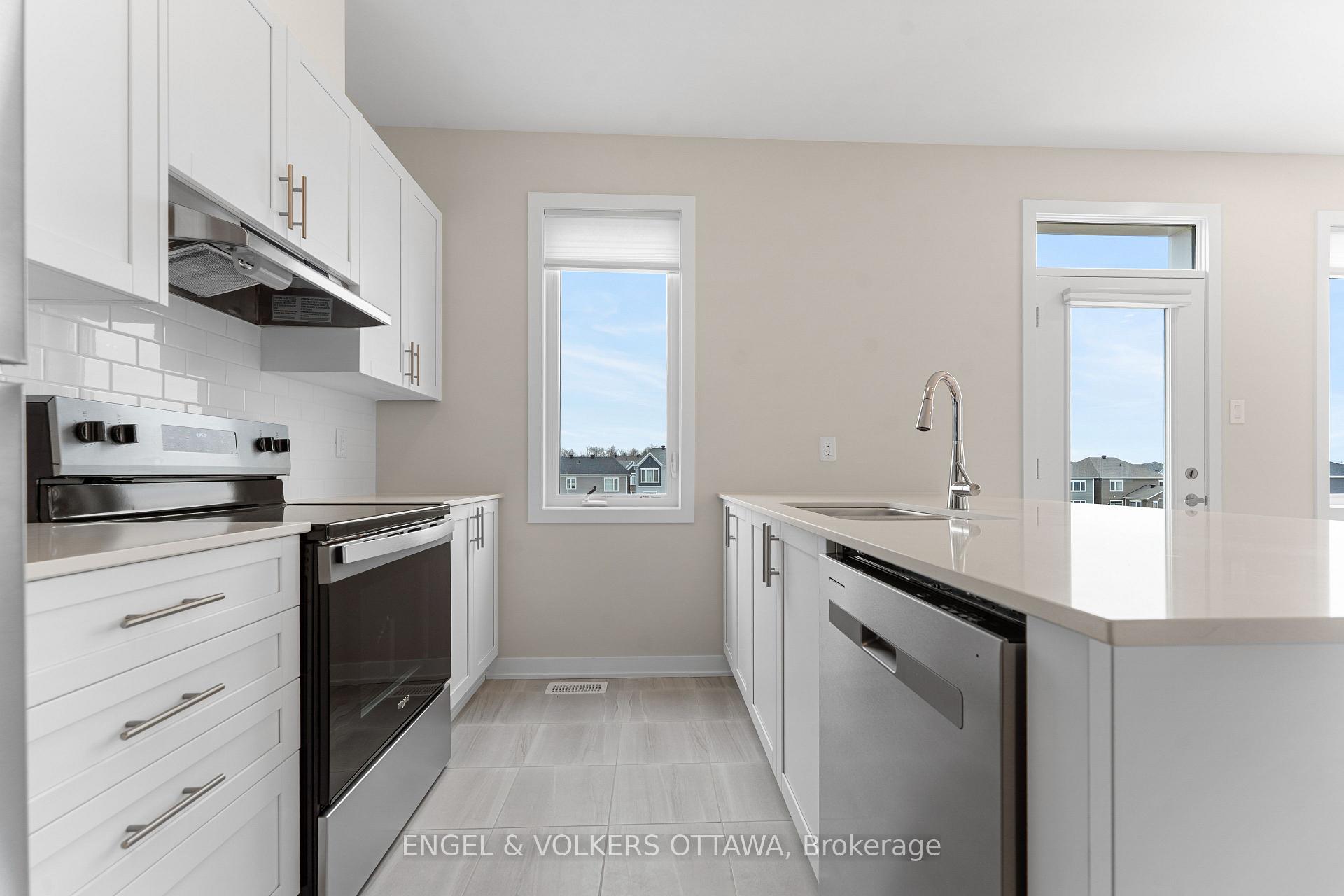 Photo 17 of 172 Beebalm Crescent, Ottawa, Barrhaven - Half Moon Bay — HOMEH