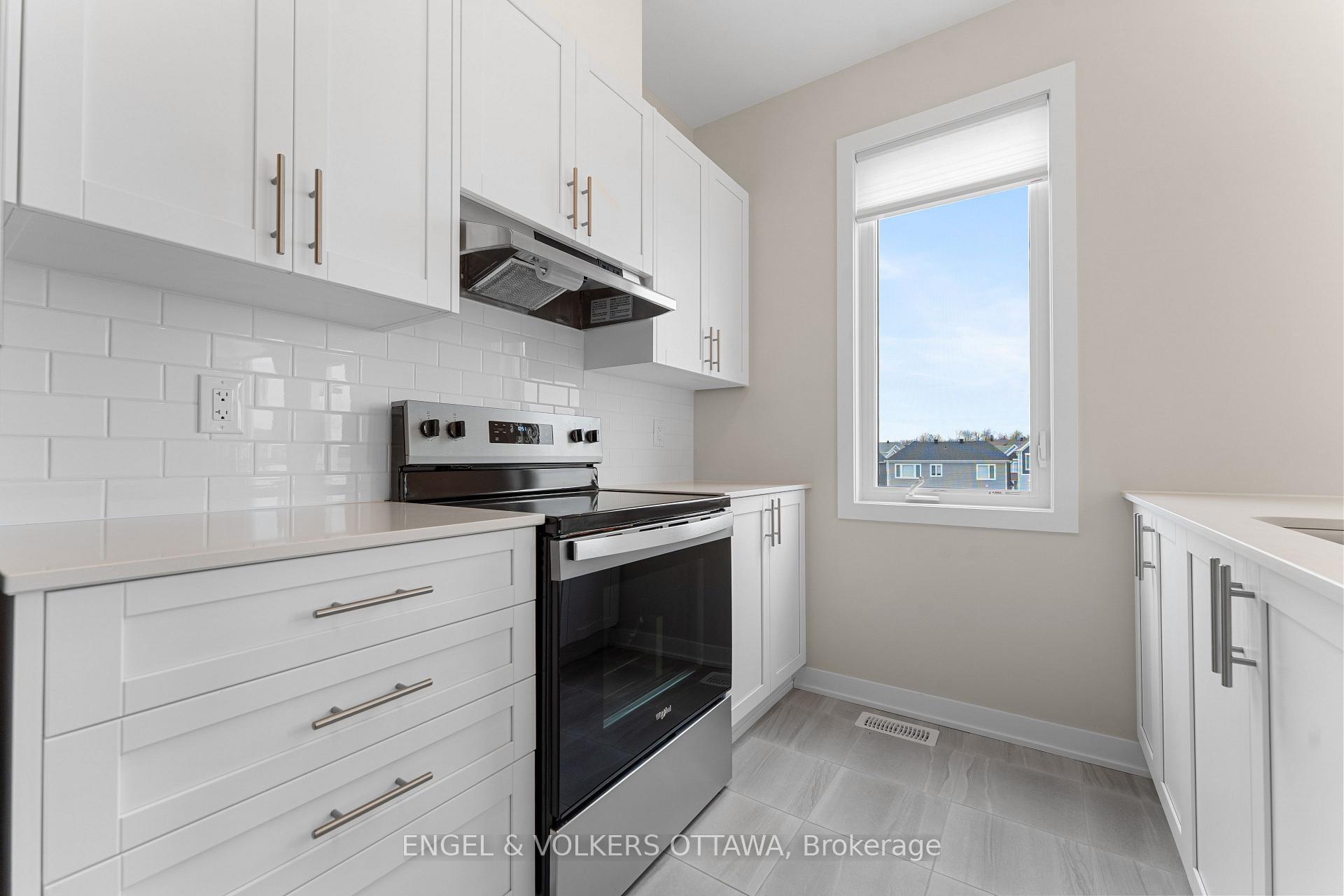 Photo 18 of 172 Beebalm Crescent, Ottawa, Barrhaven - Half Moon Bay — HOMEH