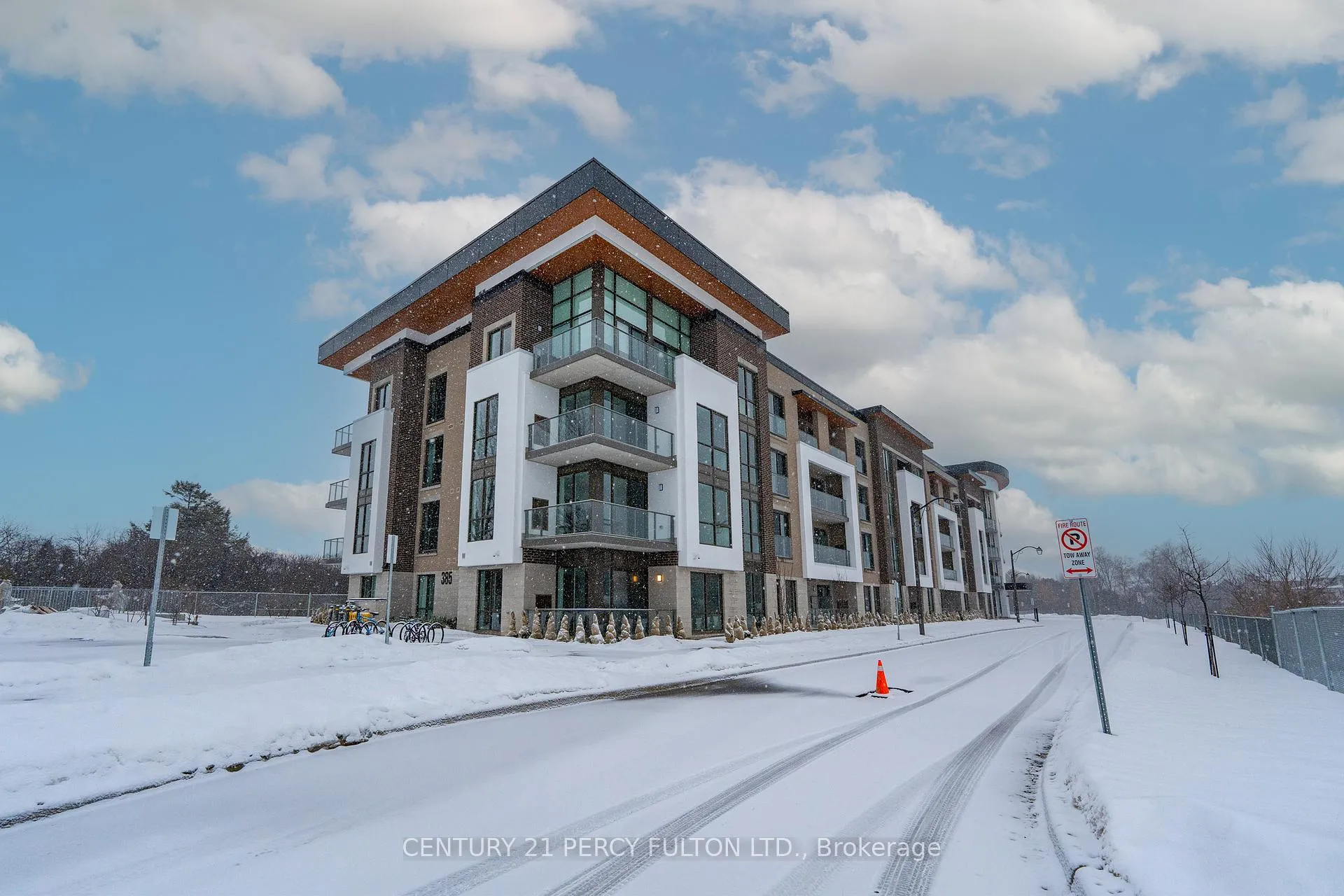 Photo 1 of Unit 213, 385 Arctic Red Drive, Oshawa, Windfields — HOMEH