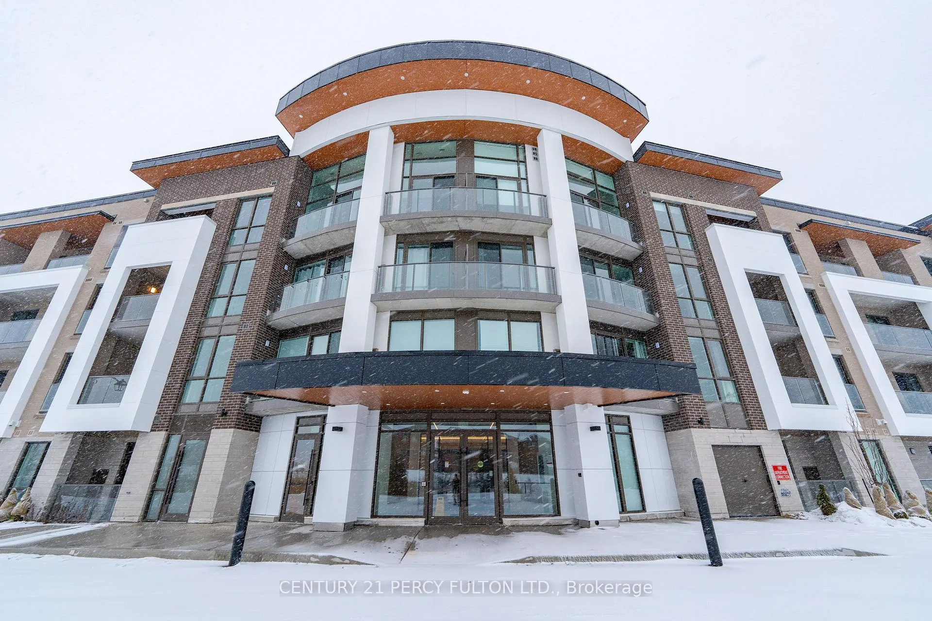 Photo 2 of Unit 213, 385 Arctic Red Drive, Oshawa, Windfields — HOMEH