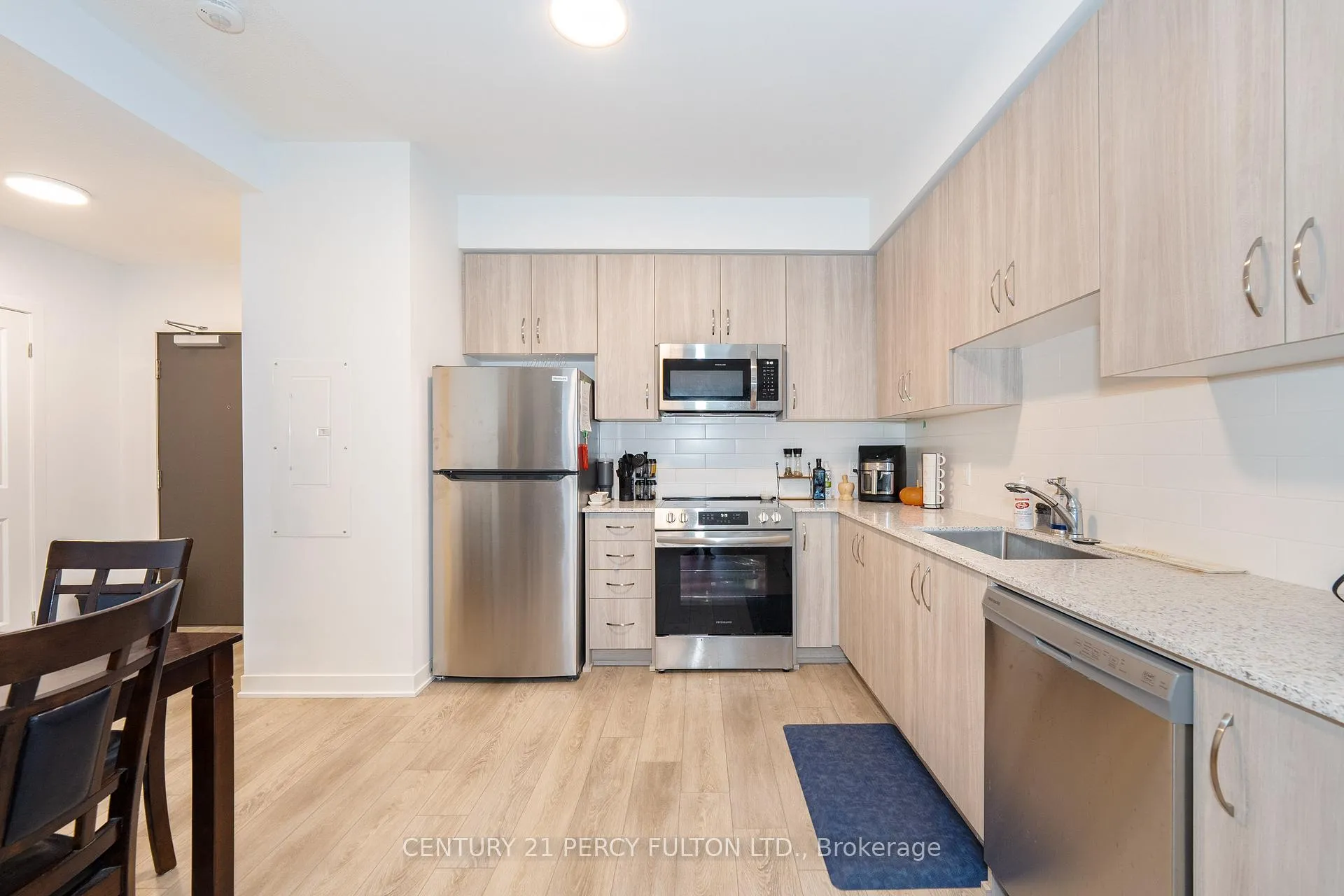 Photo 8 of Unit 213, 385 Arctic Red Drive, Oshawa, Windfields — HOMEH