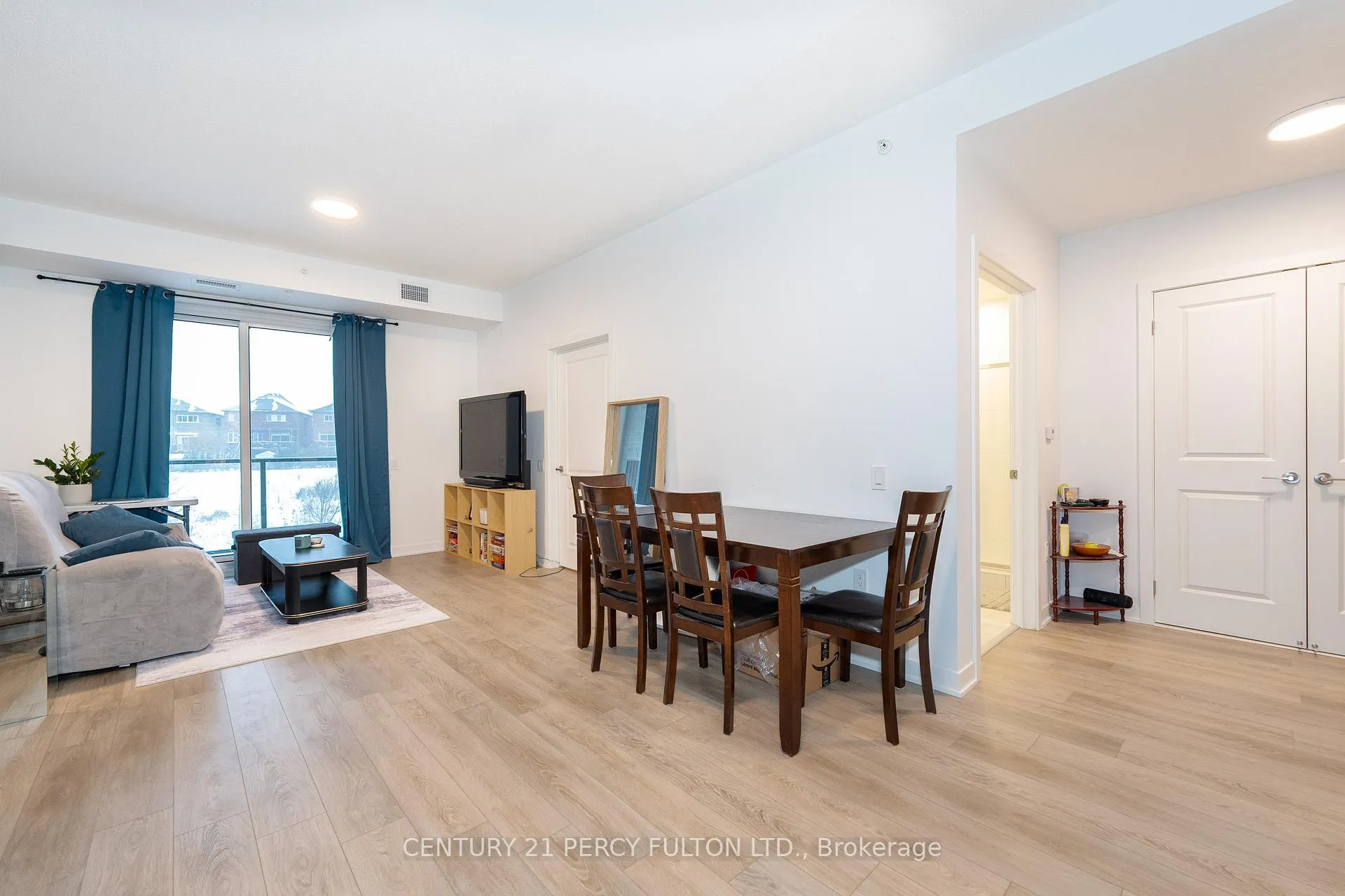 Photo 10 of Unit 213, 385 Arctic Red Drive, Oshawa, Windfields — HOMEH
