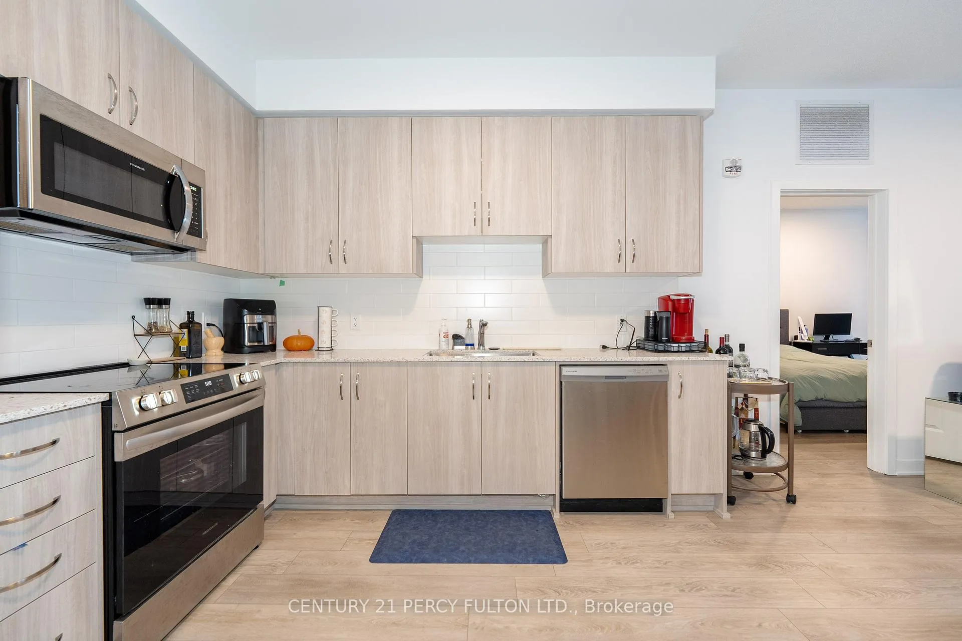 Photo 11 of Unit 213, 385 Arctic Red Drive, Oshawa, Windfields — HOMEH