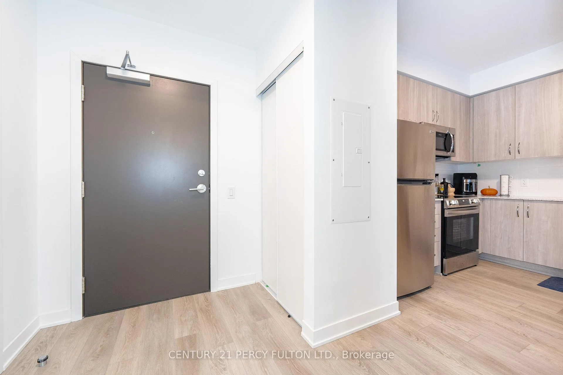 Photo 17 of Unit 213, 385 Arctic Red Drive, Oshawa, Windfields — HOMEH