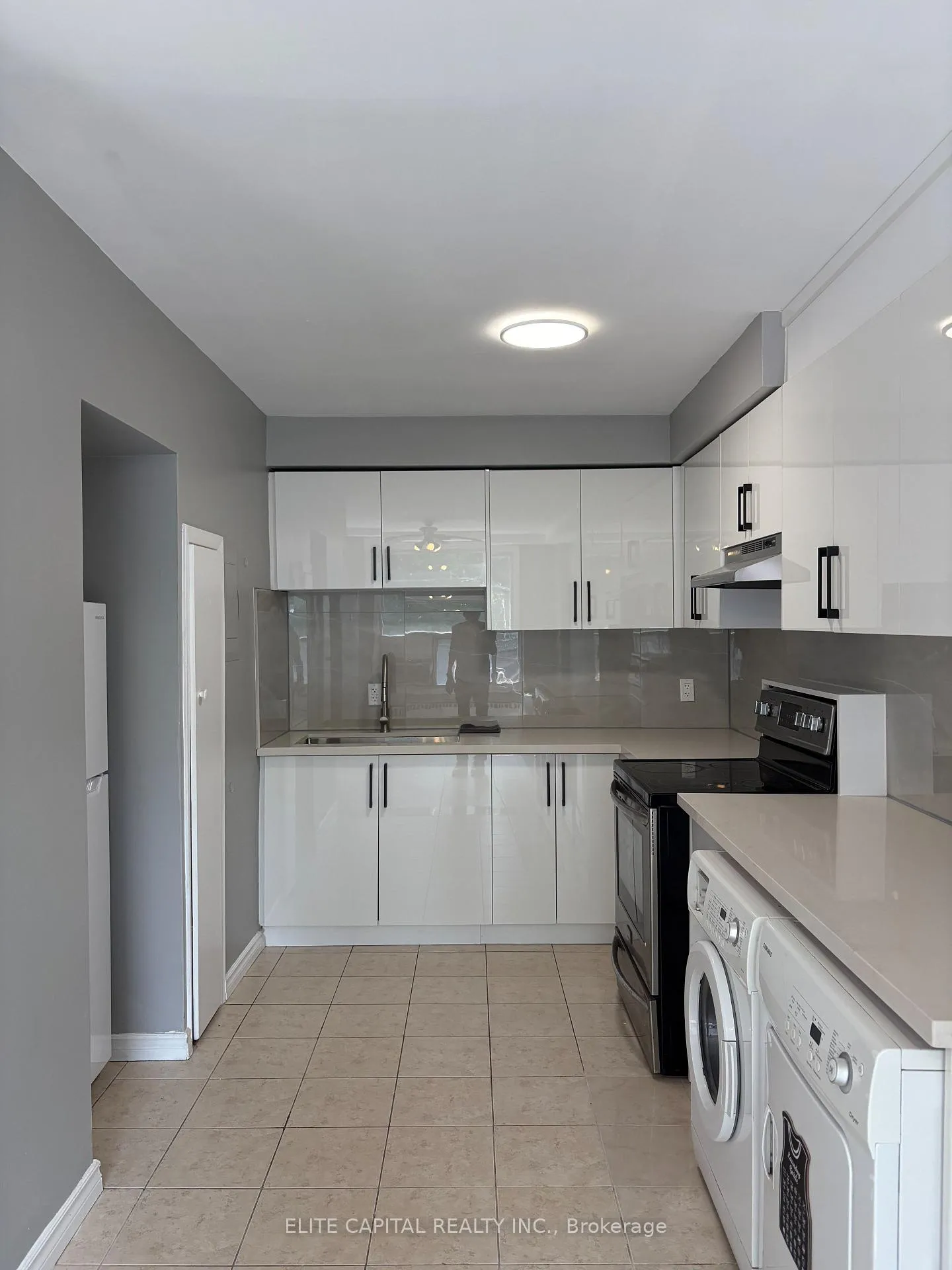 Photo 5 of Unit Unit B, 2183 Danforth Avenue, Toronto, East End-Danforth — HOMEH