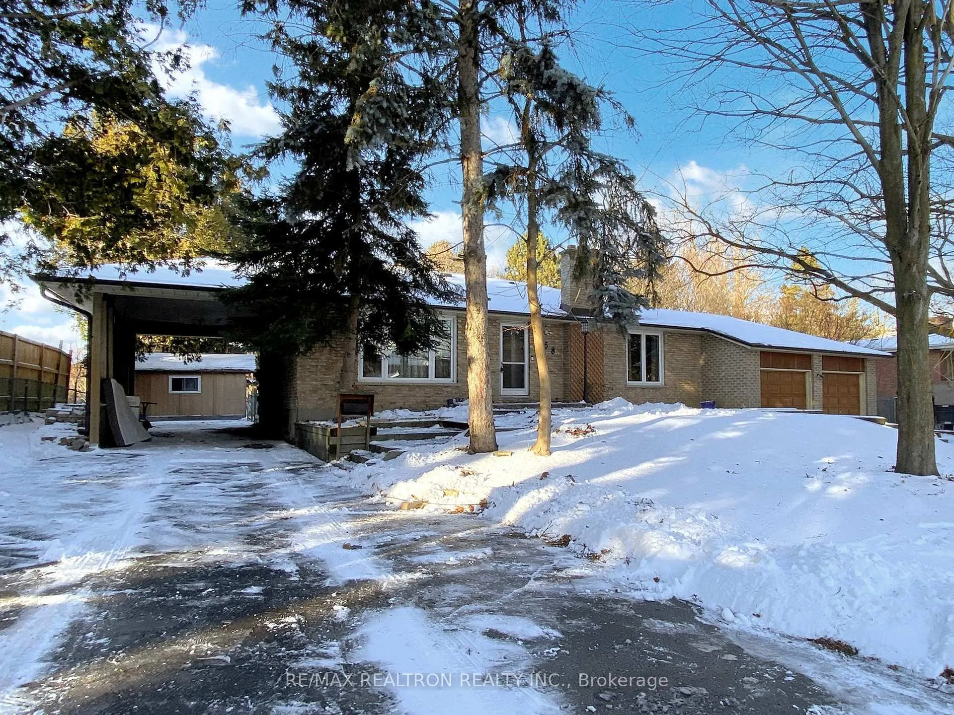 Photo 2 of 558 Sheppard Avenue, Pickering, Woodlands — HOMEH