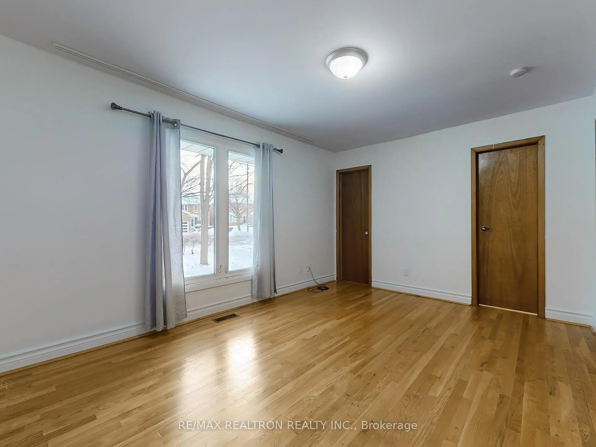 Photo 14 of 558 Sheppard Avenue, Pickering, Woodlands — HOMEH