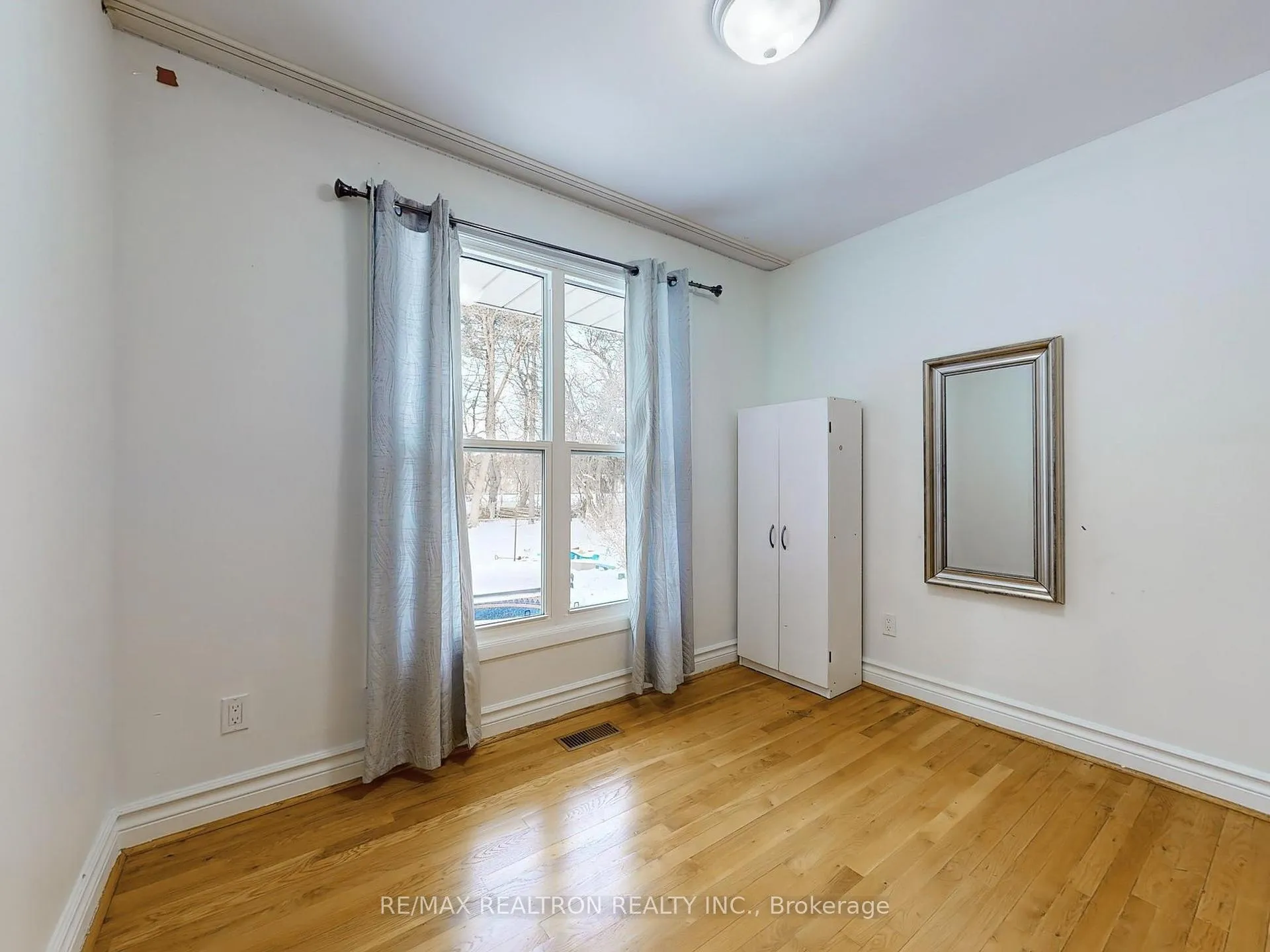 Photo 17 of 558 Sheppard Avenue, Pickering, Woodlands — HOMEH