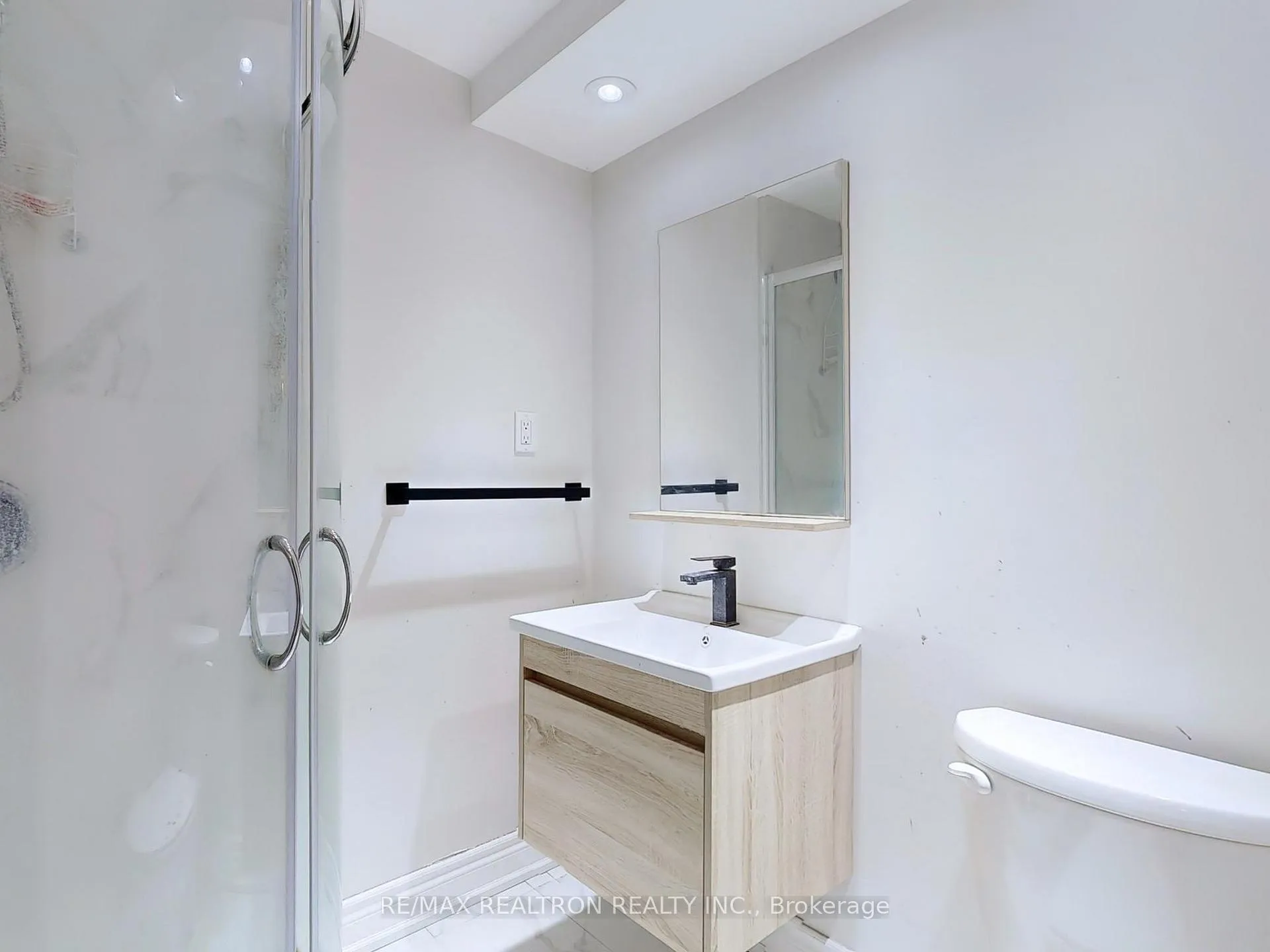 Photo 35 of 558 Sheppard Avenue, Pickering, Woodlands — HOMEH