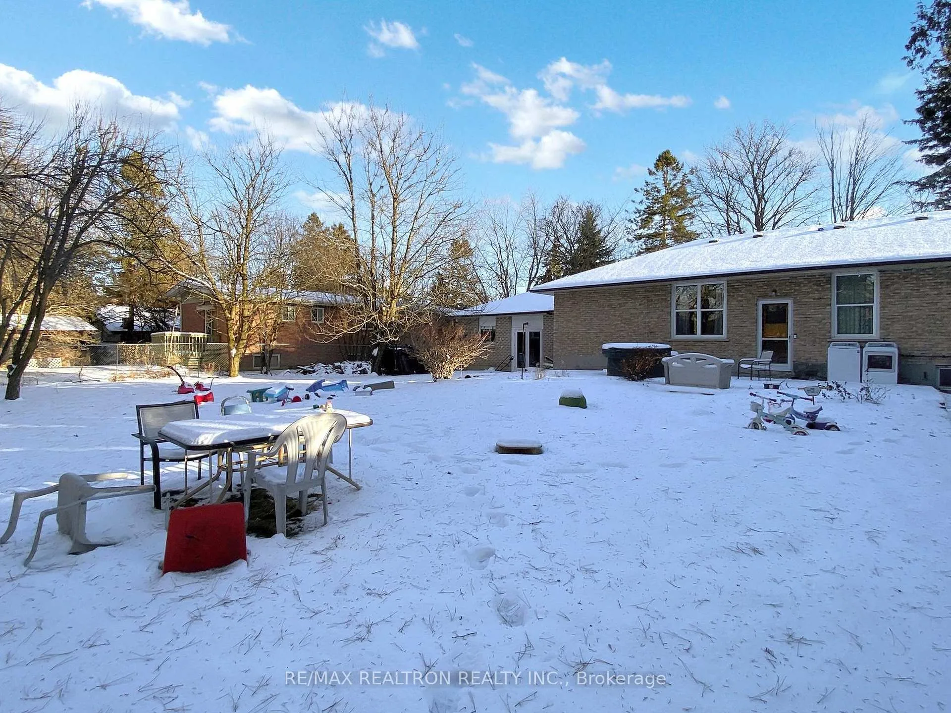 Photo 37 of 558 Sheppard Avenue, Pickering, Woodlands — HOMEH