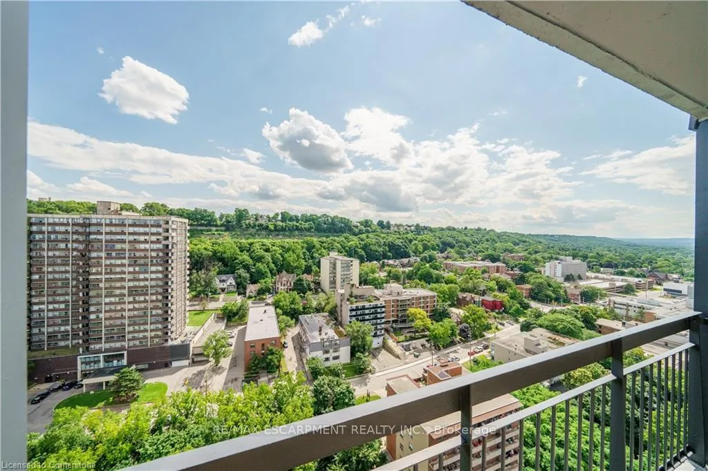 Photo 15 of Unit 2907, 150 Charlton Avenue E, Hamilton, Corktown — HOMEH