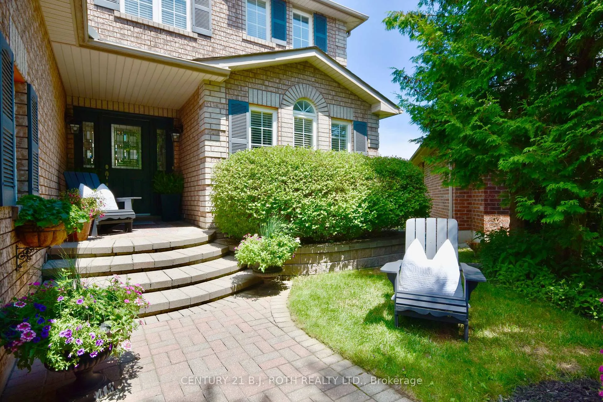 Photo 7 of 112 Brown Wood Drive, Barrie, Little Lake — HOMEH