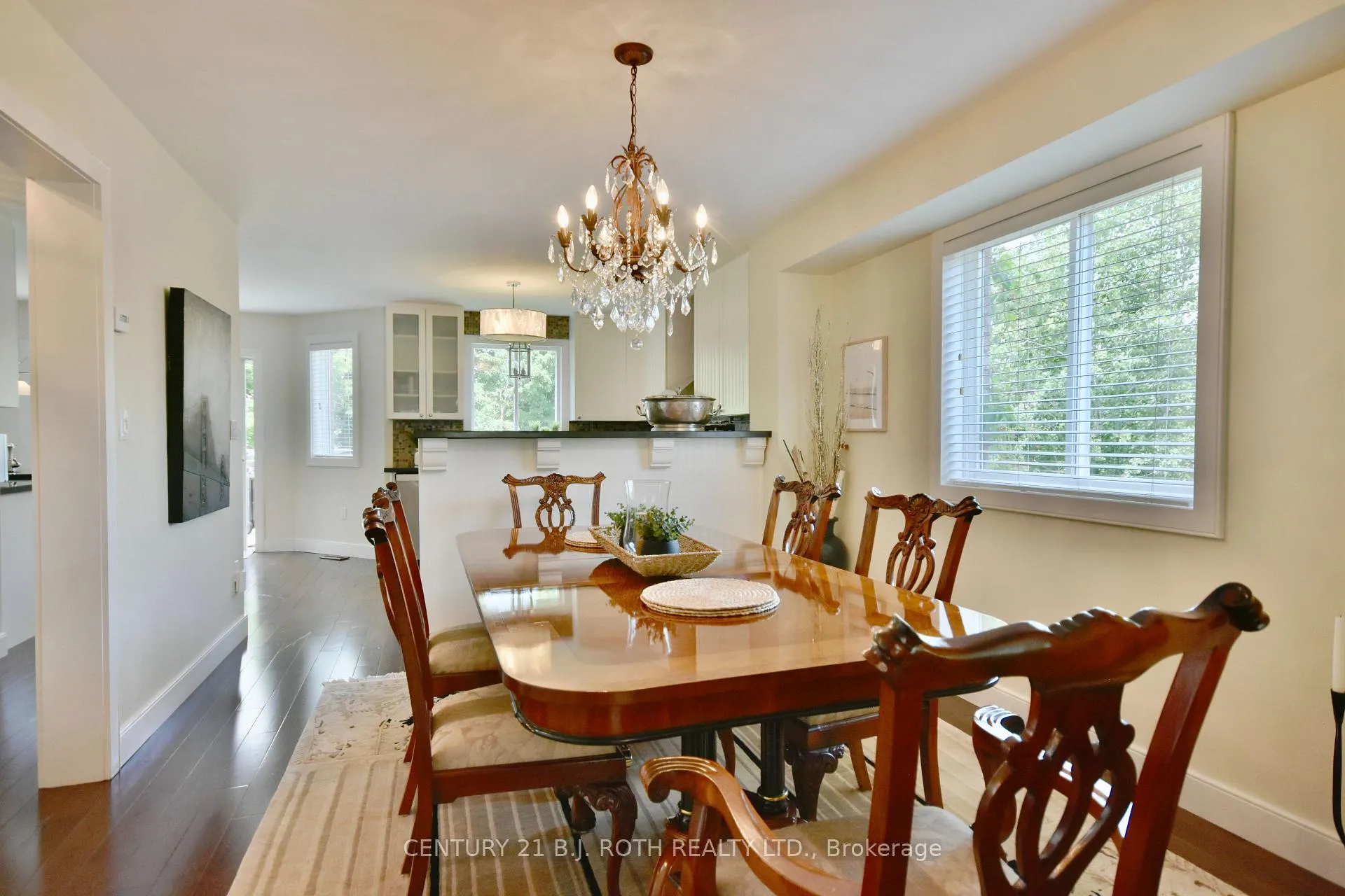 Photo 13 of 112 Brown Wood Drive, Barrie, Little Lake — HOMEH