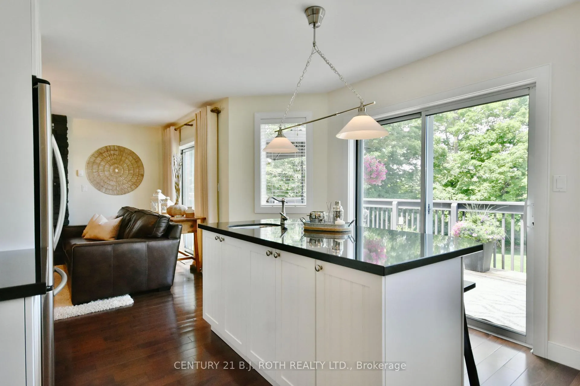Photo 16 of 112 Brown Wood Drive, Barrie, Little Lake — HOMEH