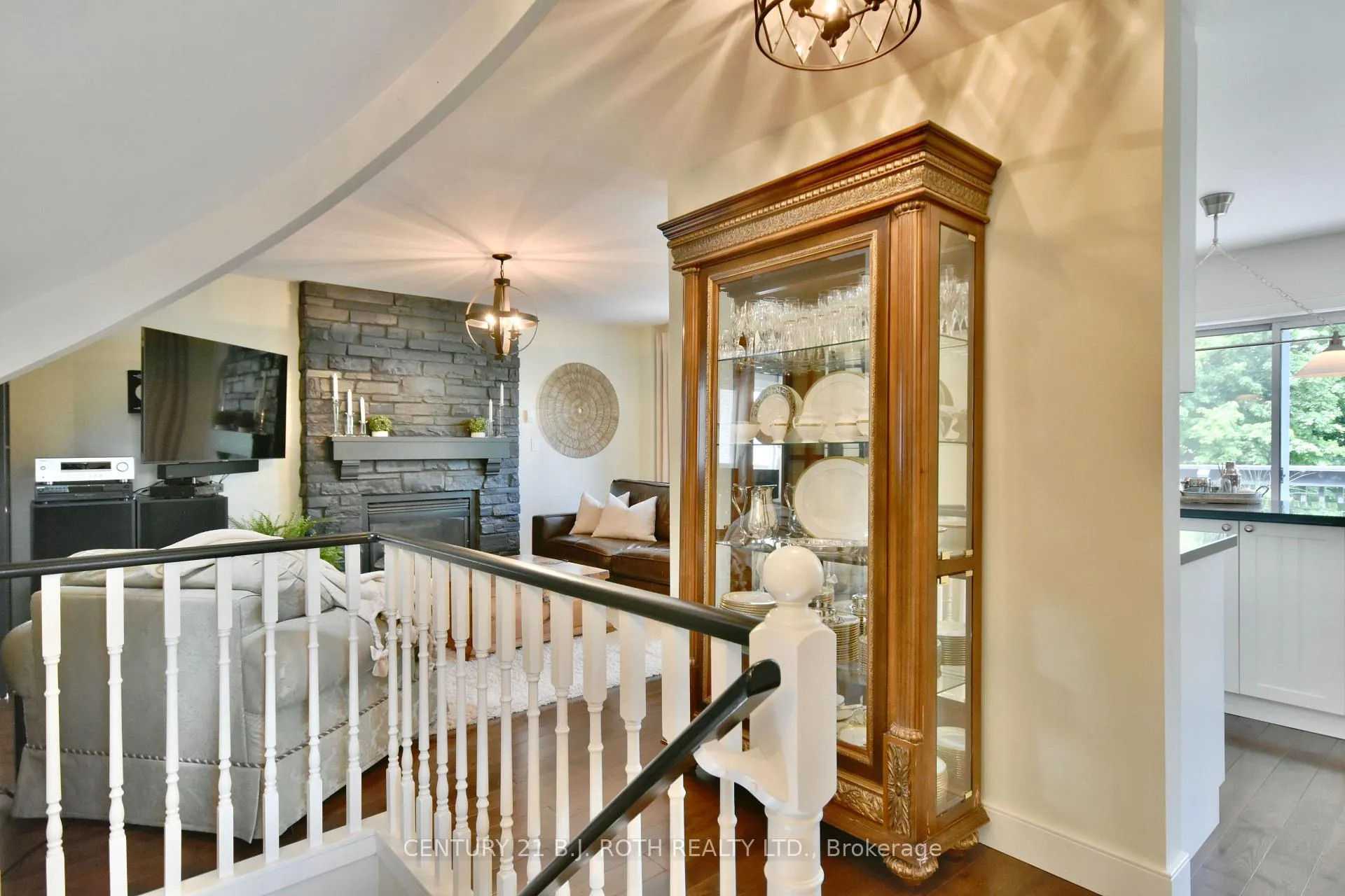 Photo 26 of 112 Brown Wood Drive, Barrie, Little Lake — HOMEH