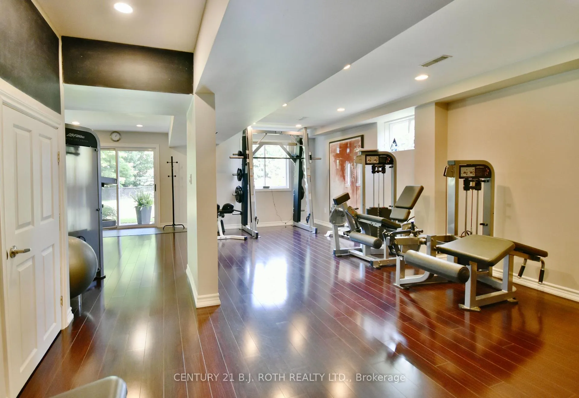 Photo 40 of 112 Brown Wood Drive, Barrie, Little Lake — HOMEH