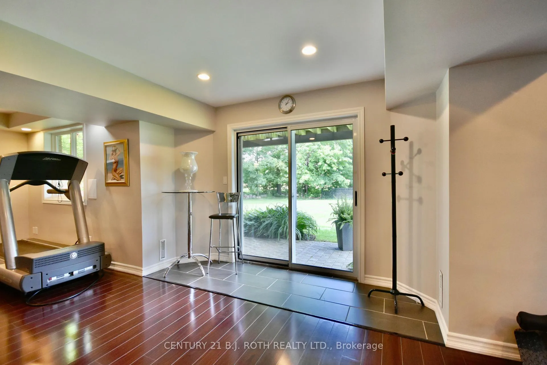 Photo 42 of 112 Brown Wood Drive, Barrie, Little Lake — HOMEH