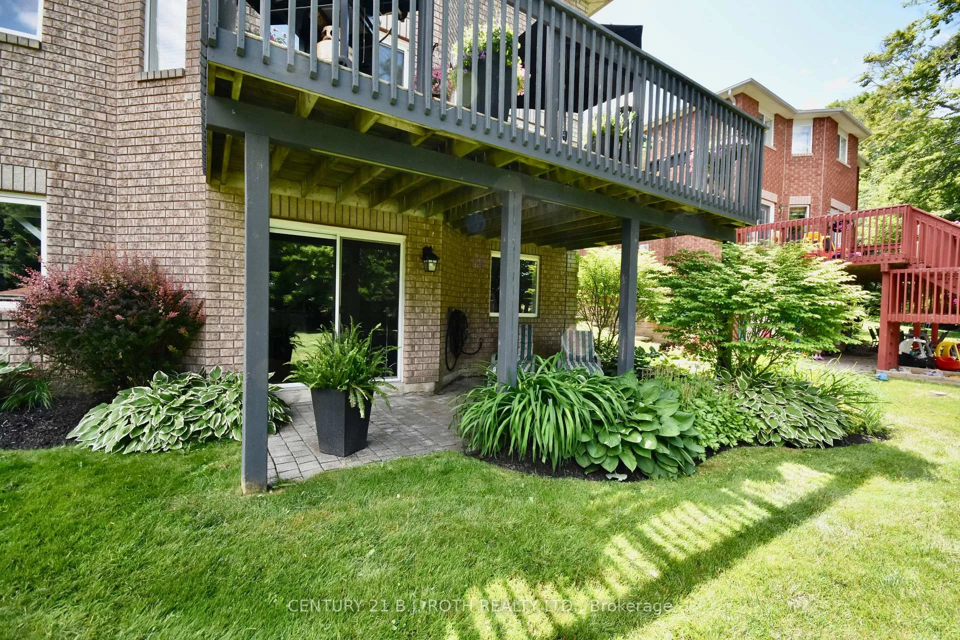 Photo 44 of 112 Brown Wood Drive, Barrie, Little Lake — HOMEH