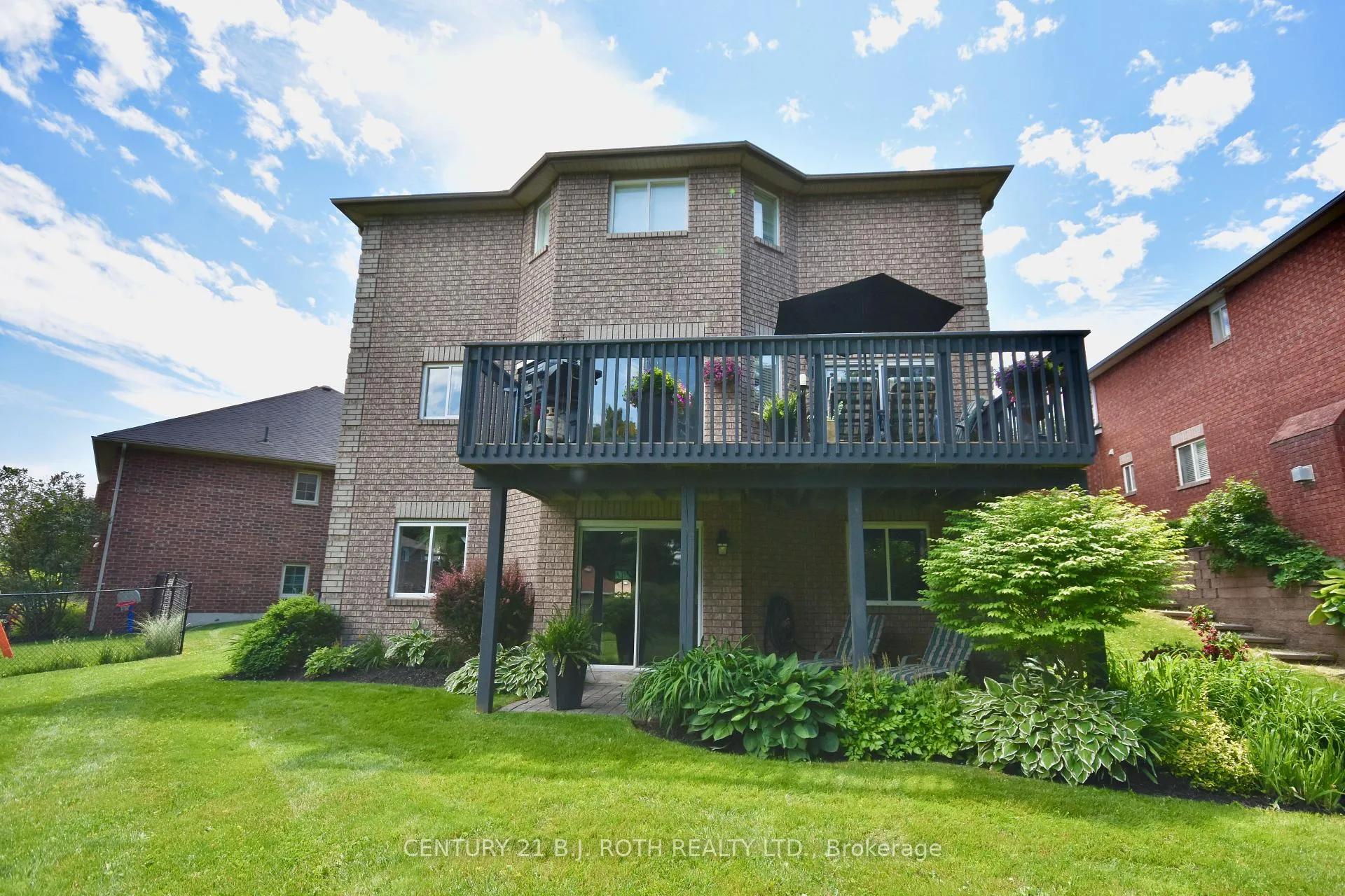 Photo 45 of 112 Brown Wood Drive, Barrie, Little Lake — HOMEH