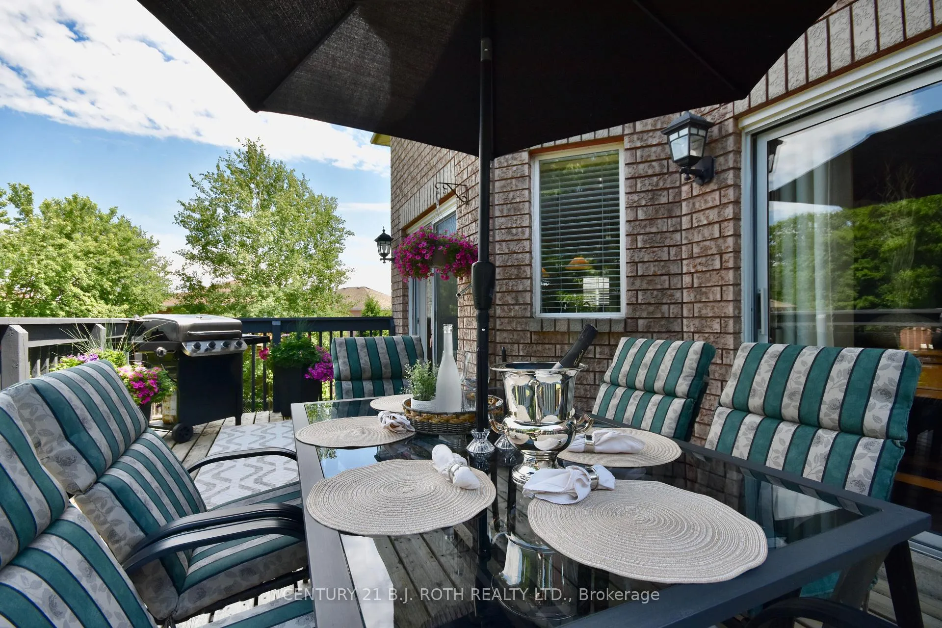 Photo 47 of 112 Brown Wood Drive, Barrie, Little Lake — HOMEH