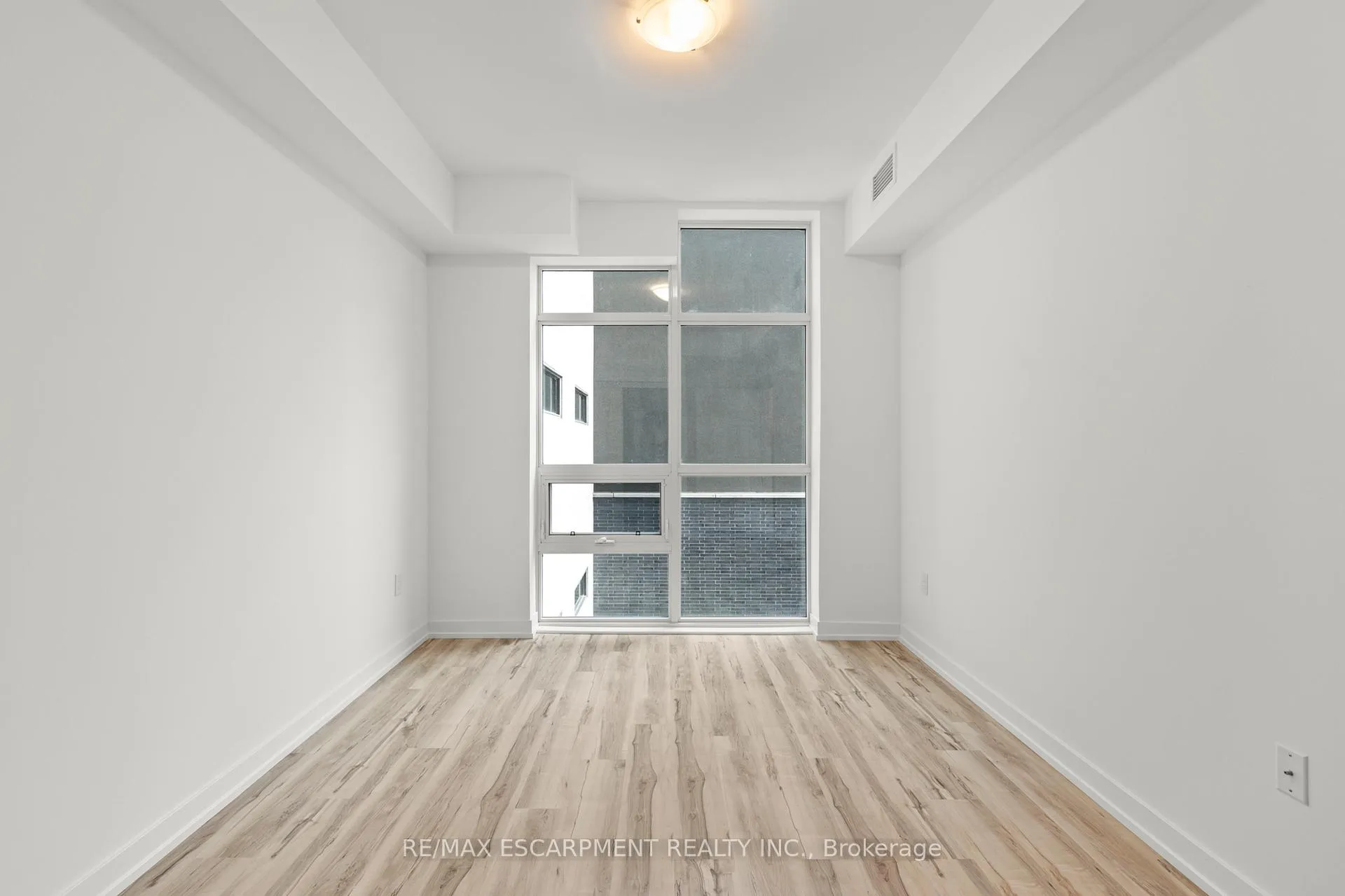 Photo 6 of Unit 422, 460 Dundas Street E, Hamilton, Waterdown — HOMEH