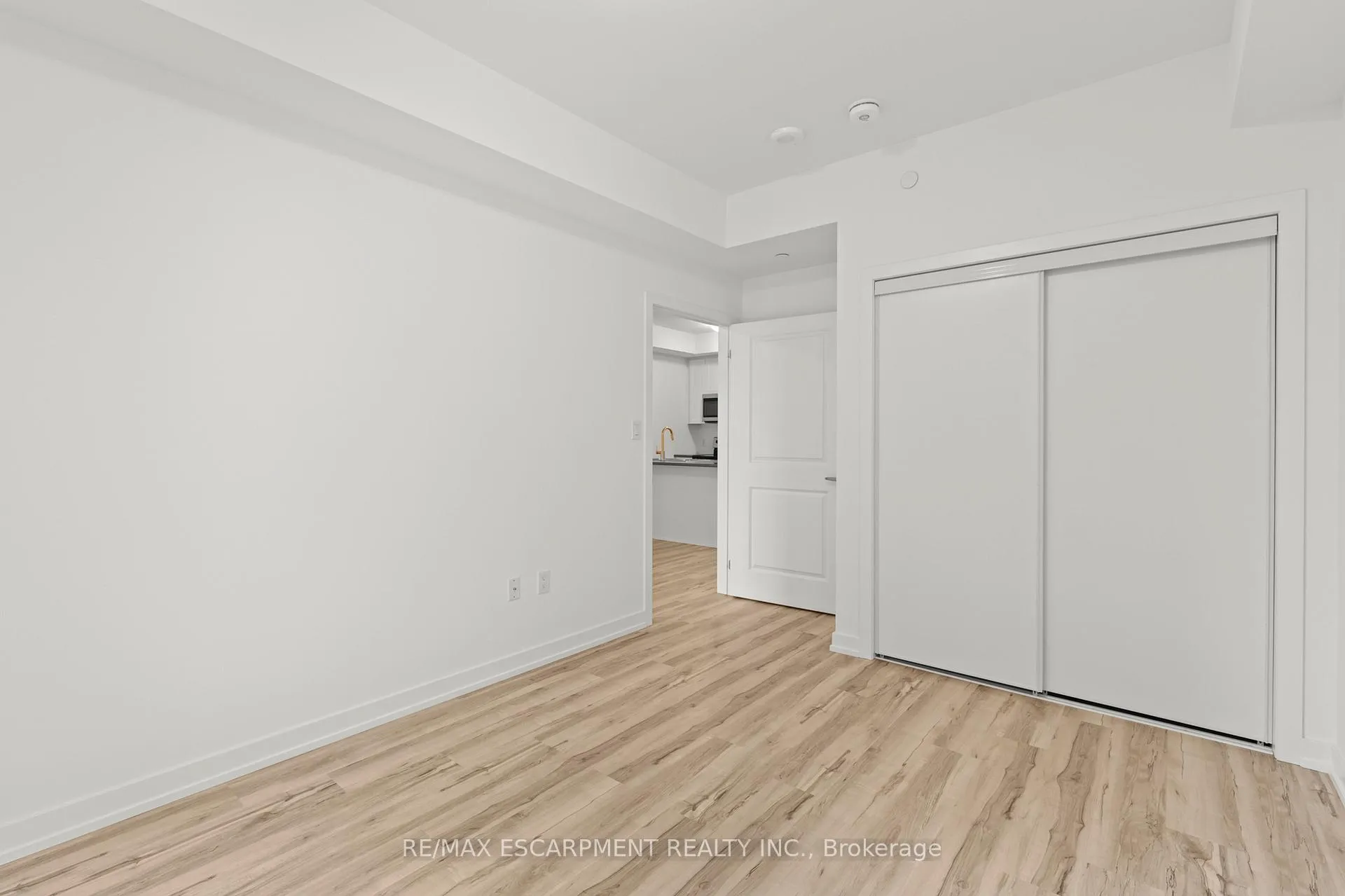Photo 15 of Unit 422, 460 Dundas Street E, Hamilton, Waterdown — HOMEH