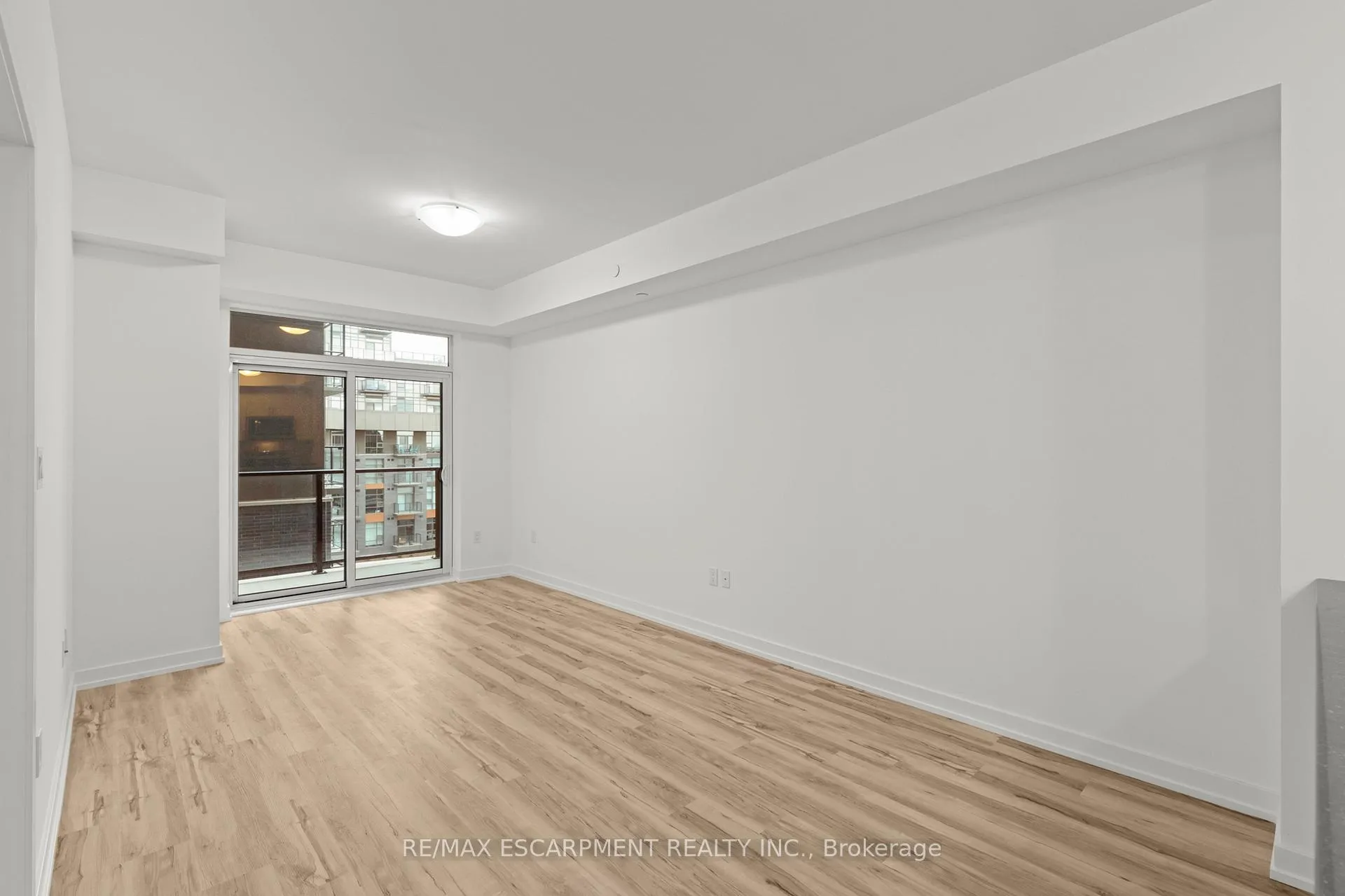Photo 19 of Unit 422, 460 Dundas Street E, Hamilton, Waterdown — HOMEH