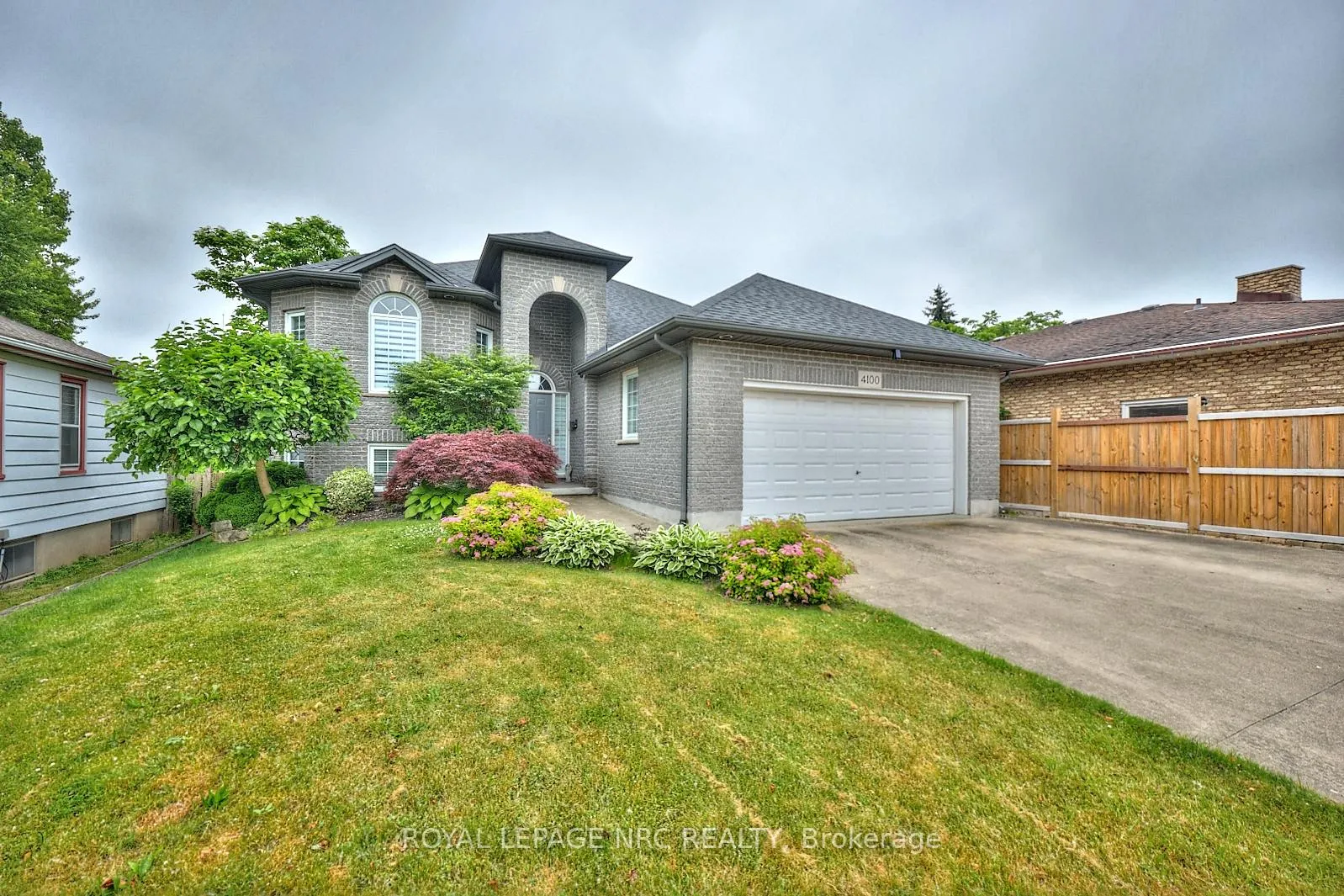Photo 1 of 4100 Kalar Road, Niagara Falls, Ascot — HOMEH