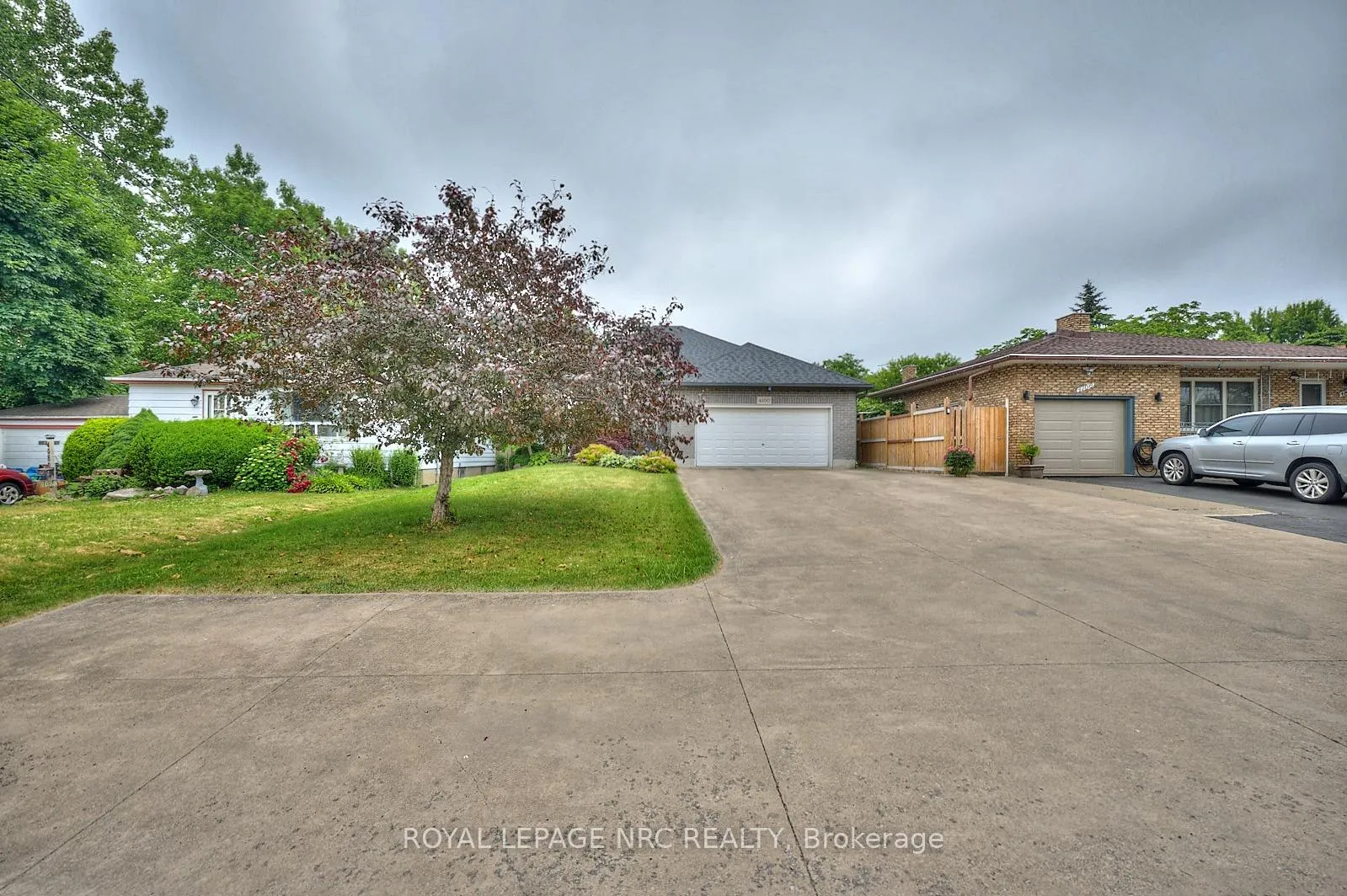 Photo 2 of 4100 Kalar Road, Niagara Falls, Ascot — HOMEH